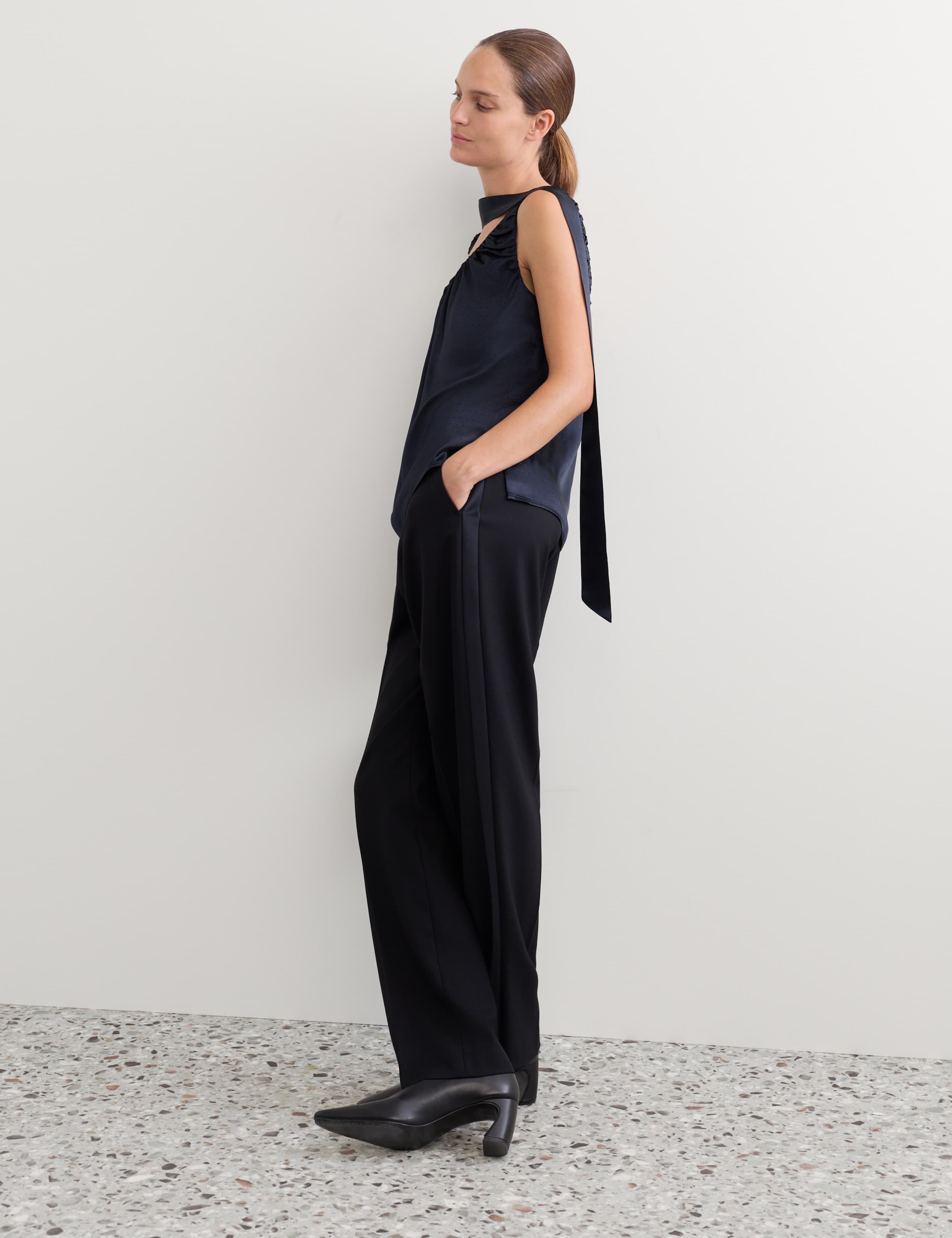 Jacquard Scoop Neck Sleeveless Top 5 of 7