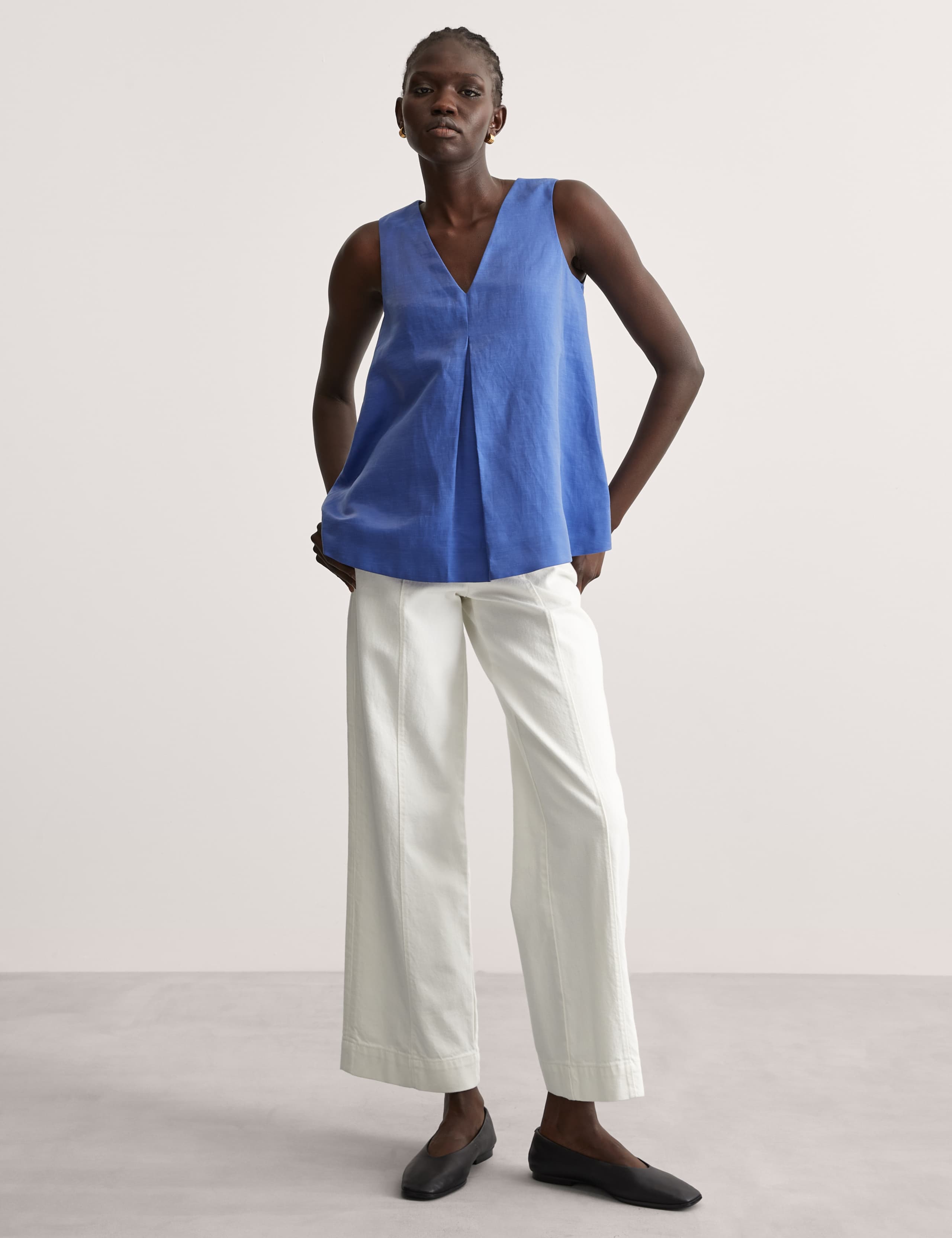 Linen Rich V-Neck Pleat Detail Shell Top 1 of 6