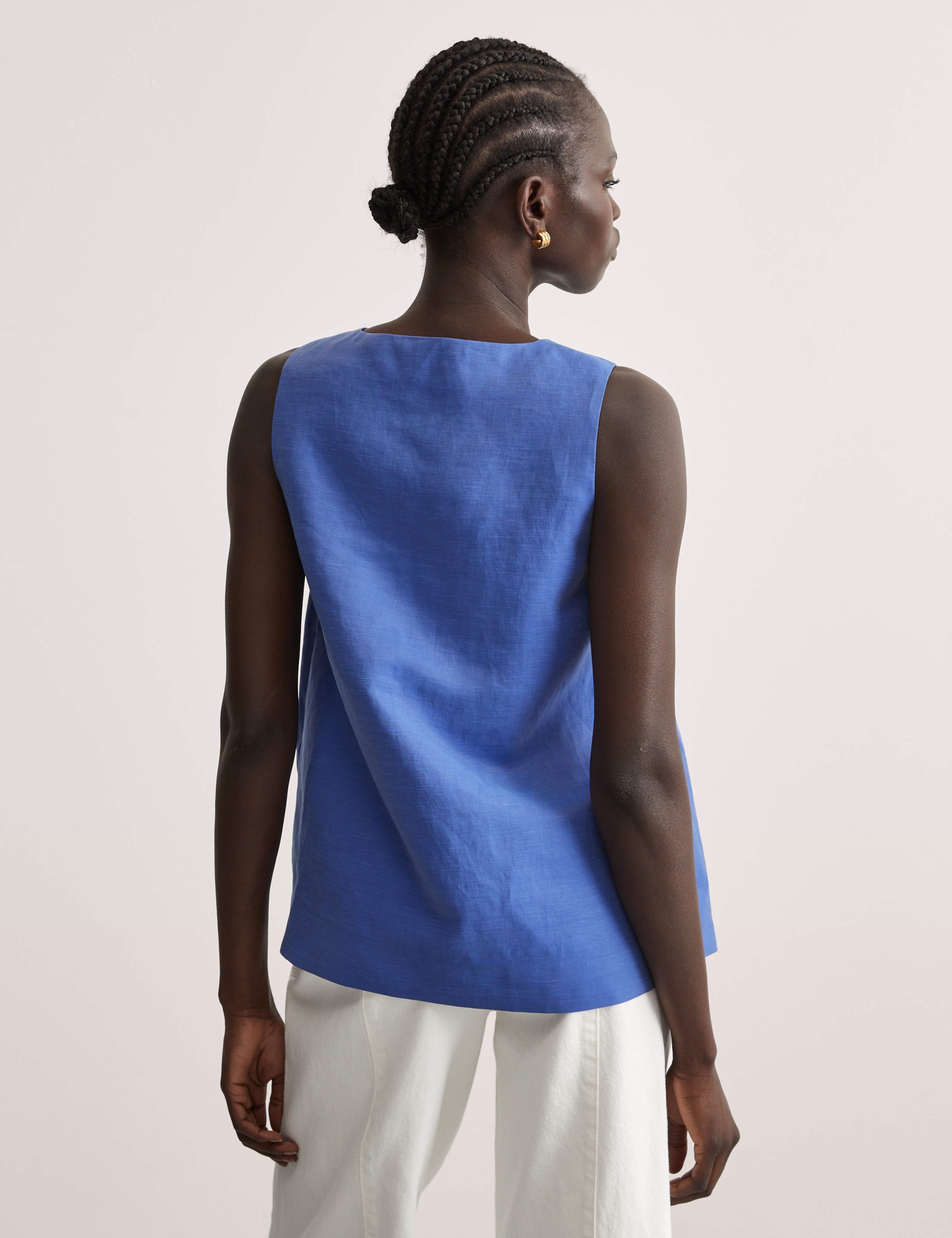 Linen Rich V-Neck Pleat Detail Shell Top 5 of 6