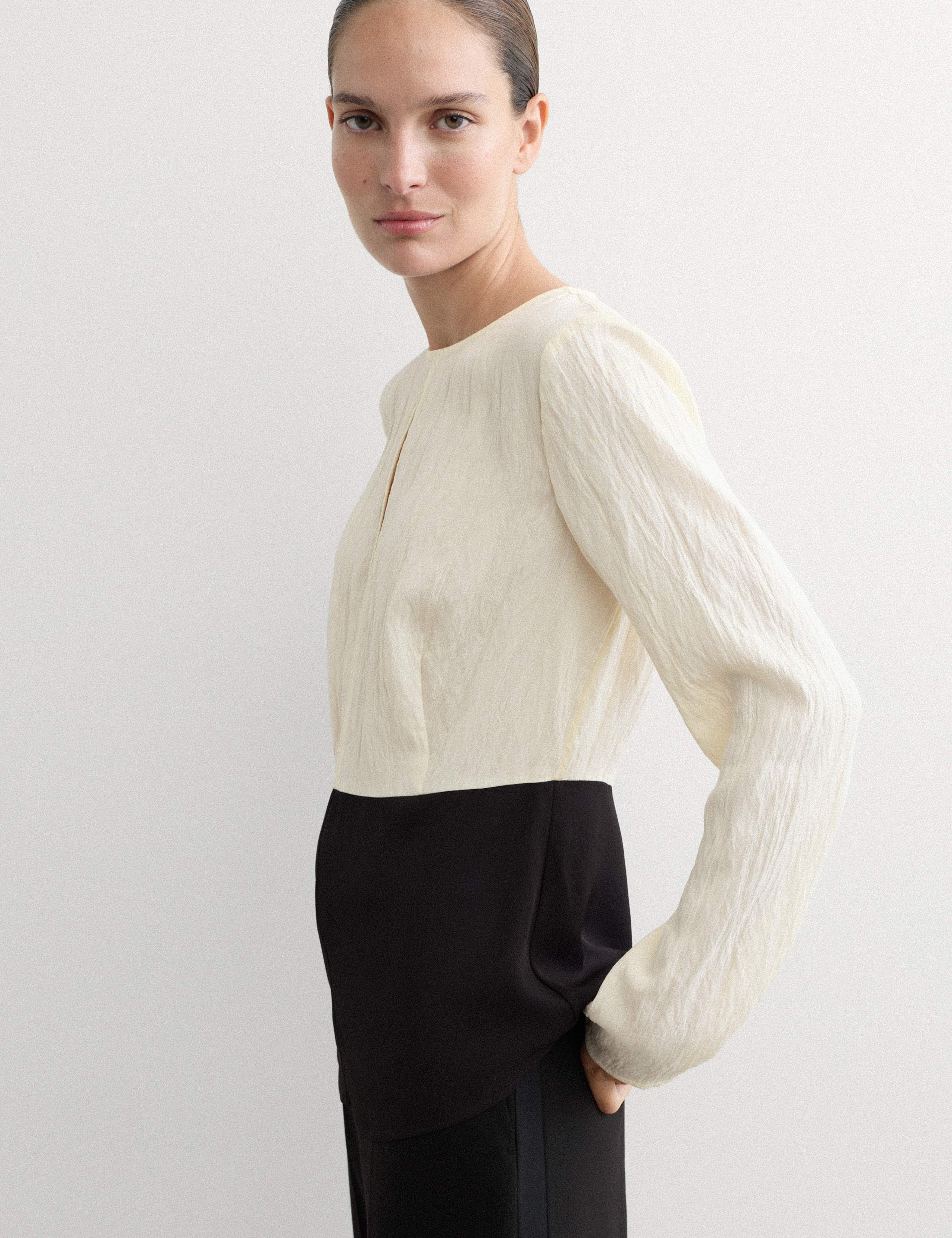 Colour Block Keyhole Top 3 of 6