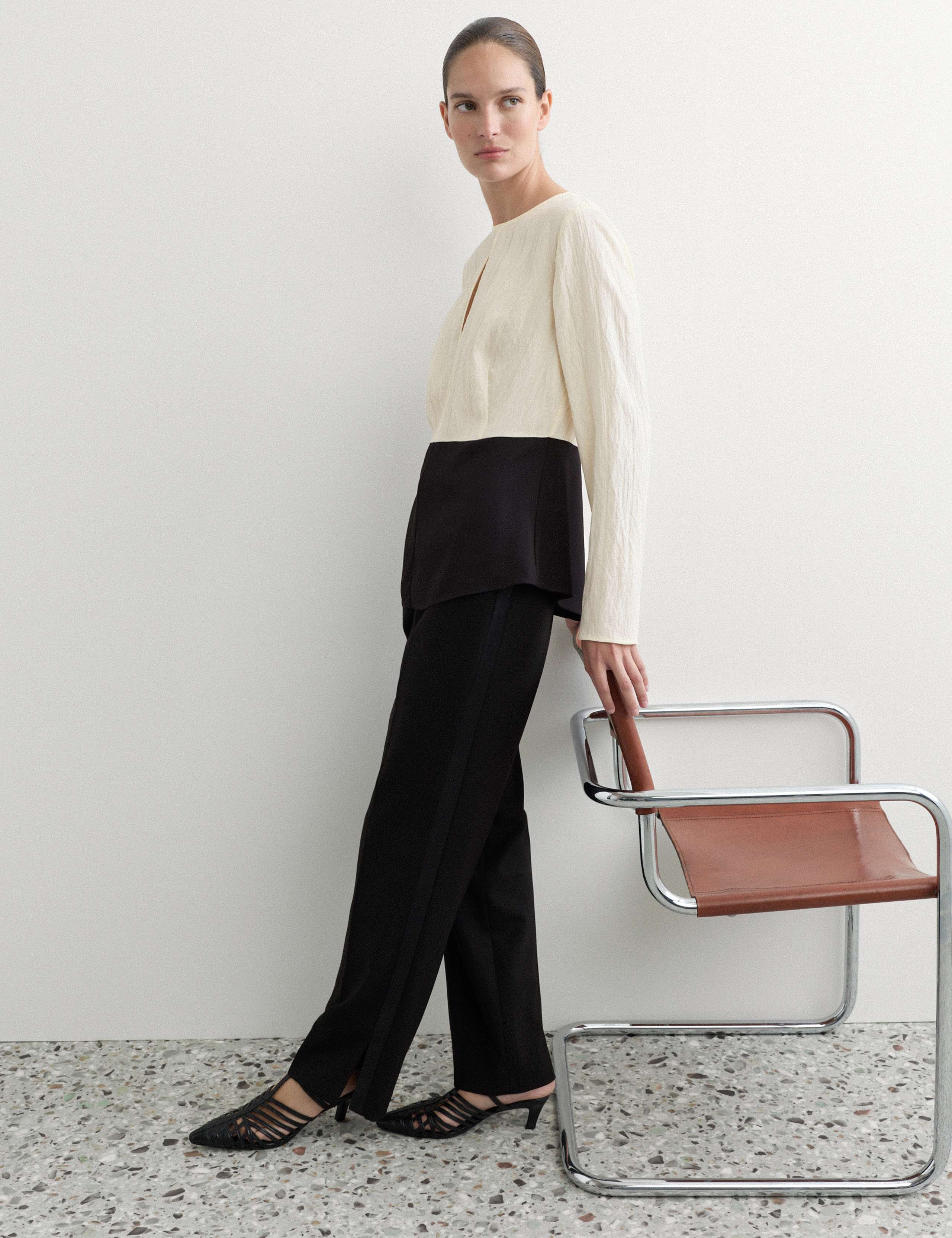 Colour Block Keyhole Top 4 of 6