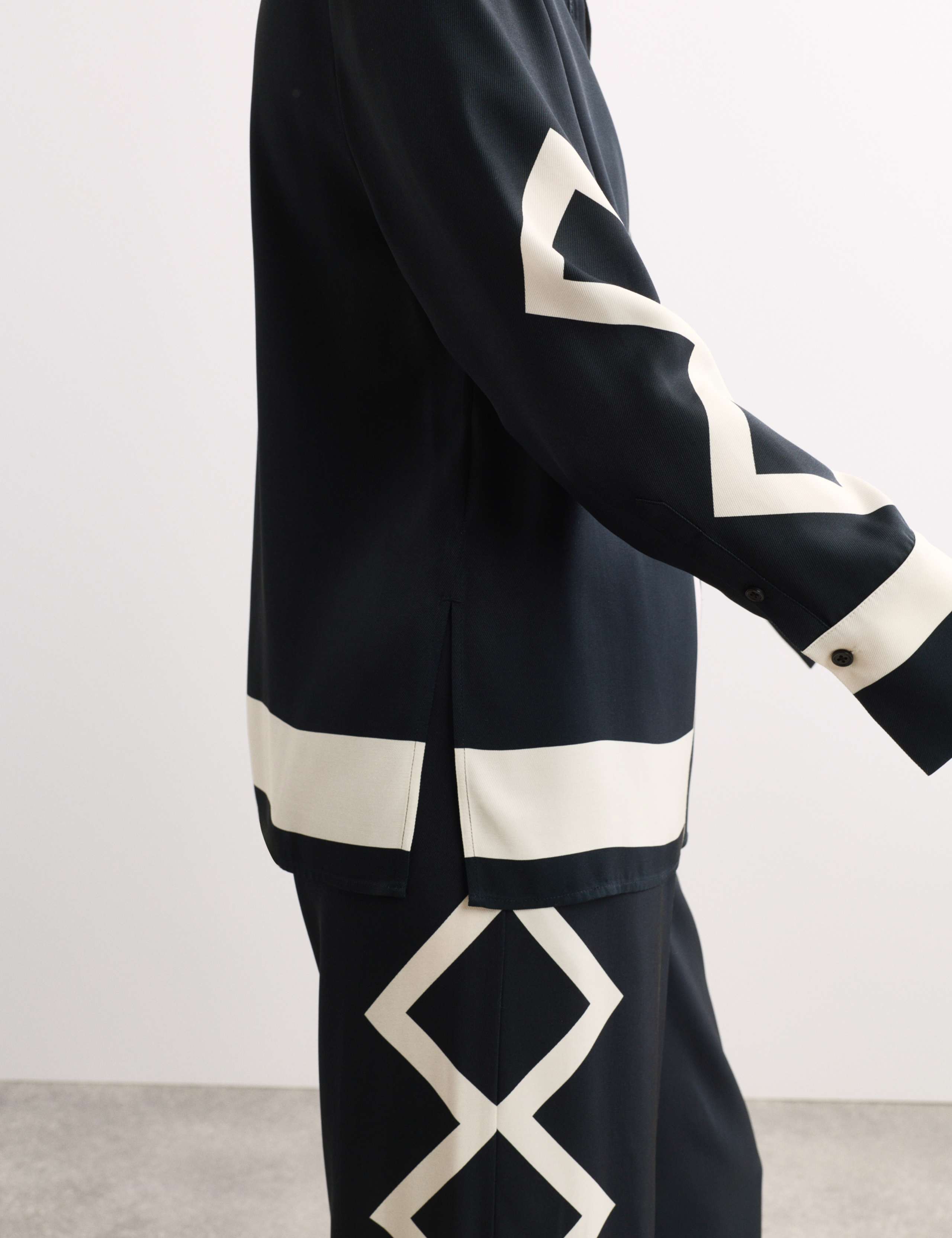 Geometric Collared Shirt 4 of 7