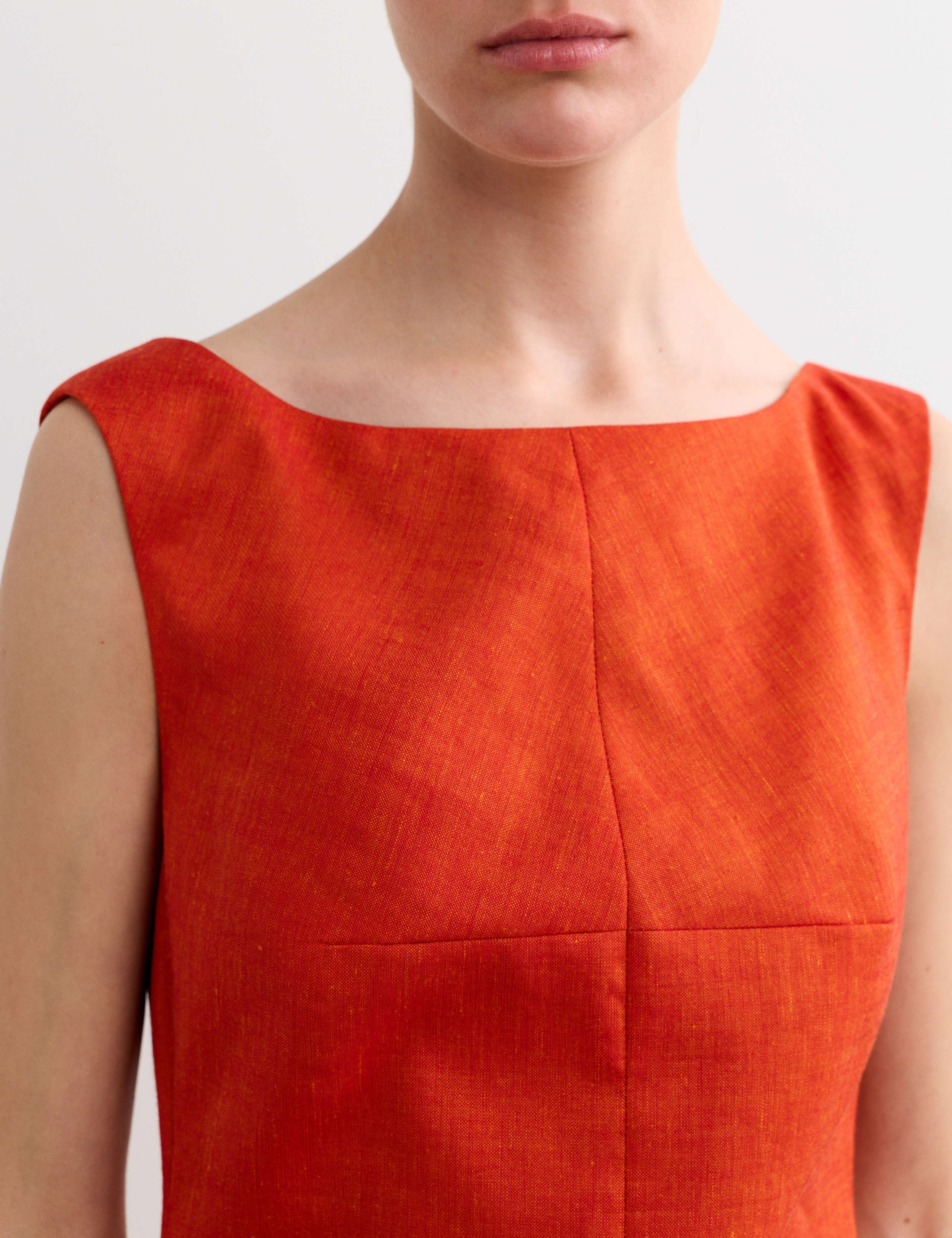 Linen Blend Scoop Back Shell Top with Wool 4 of 7