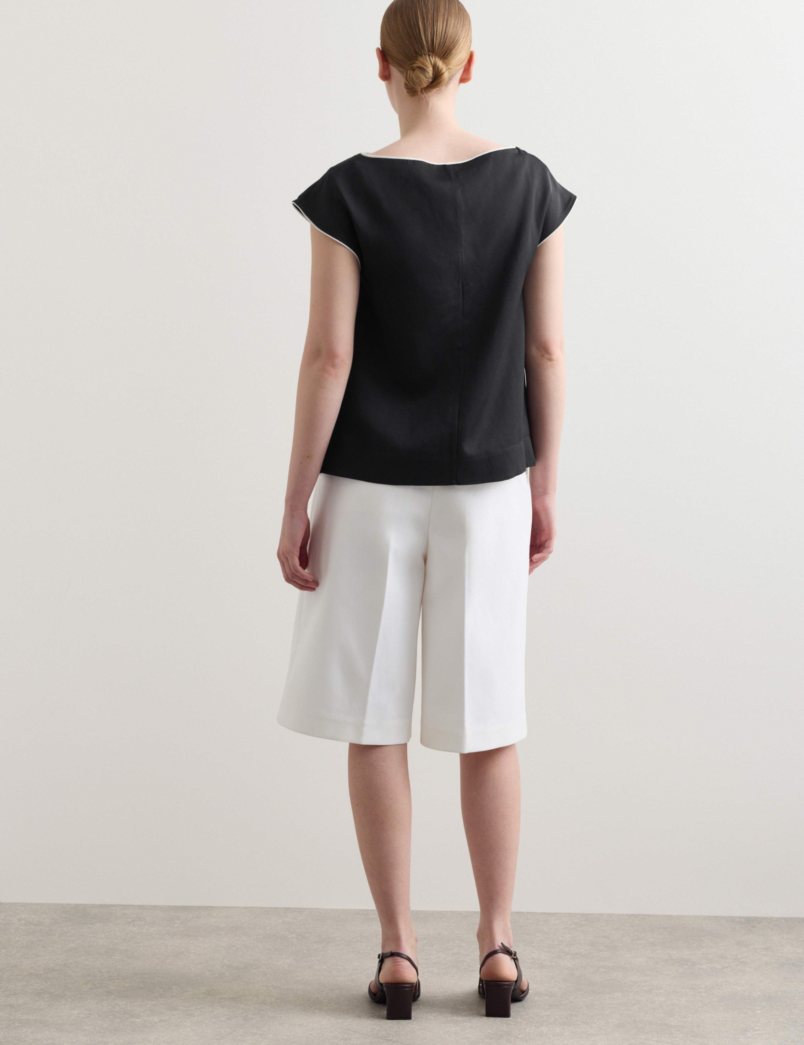 Satin Back Top Contrast Trim with Linen 7 of 7