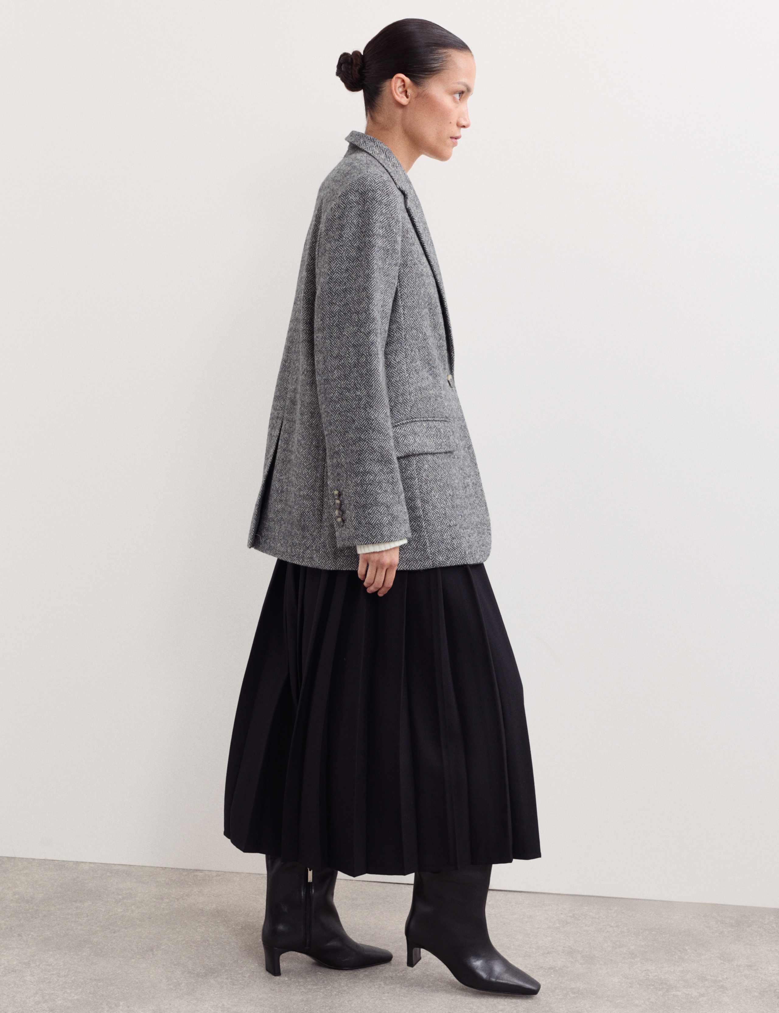 Relaxed British Wool Tweed Blazer 6 of 7