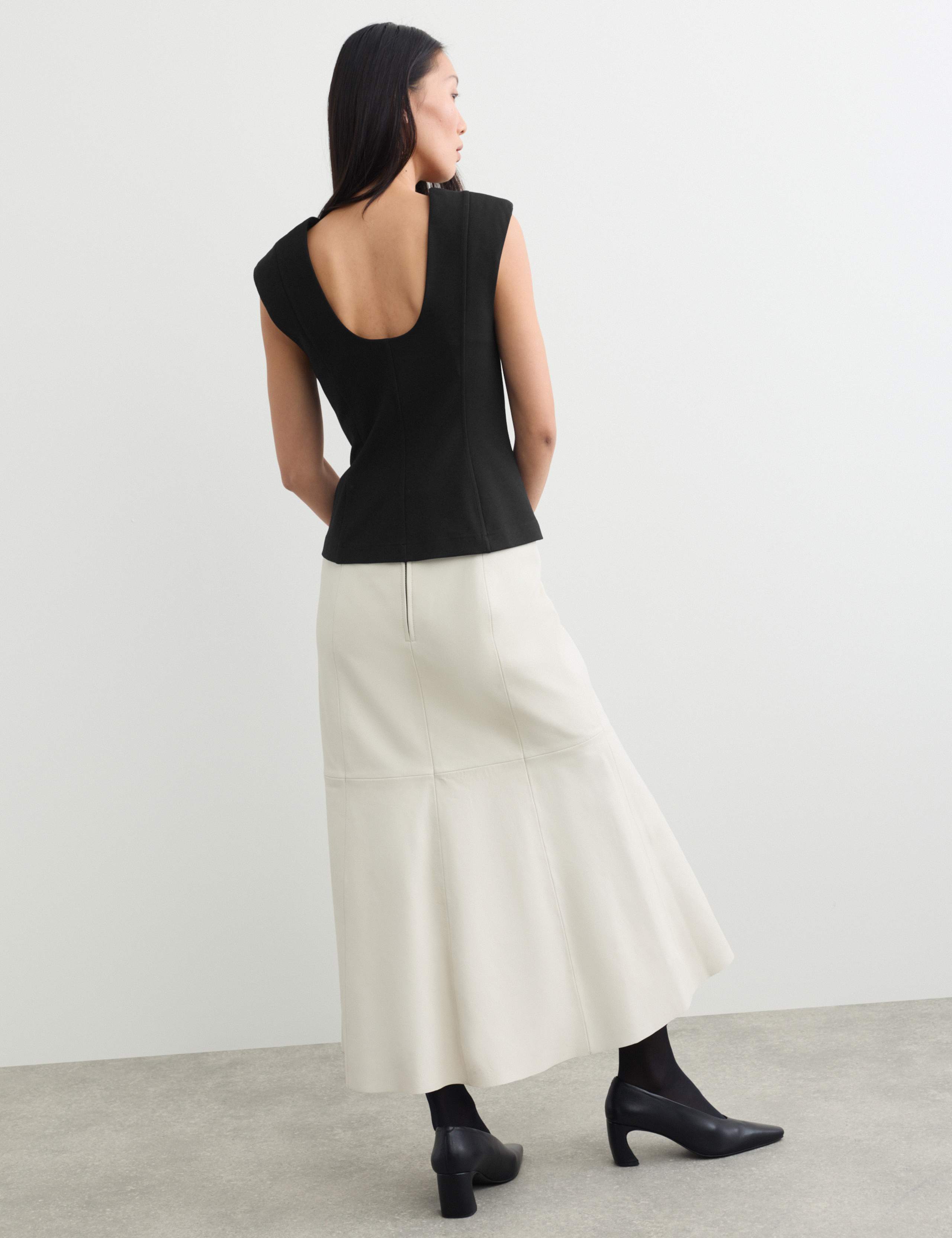 Scoop Neck Slim Fit Scoop Back Vest 6 of 6
