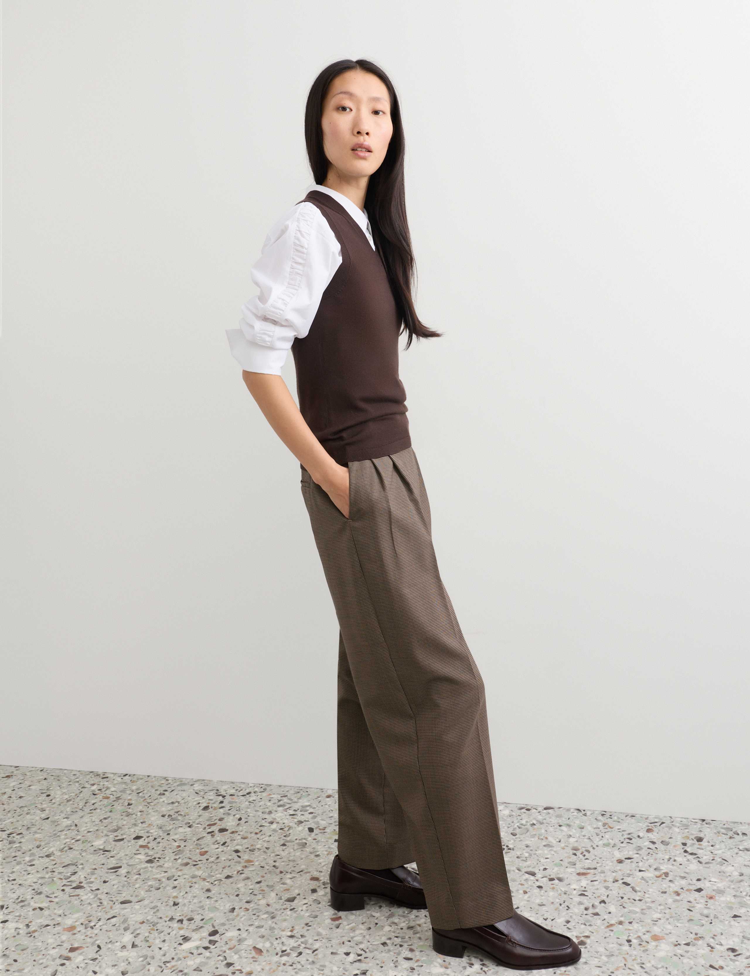 Wool Rich Dogtooth Pleat Front Tapered Trousers 4 of 6