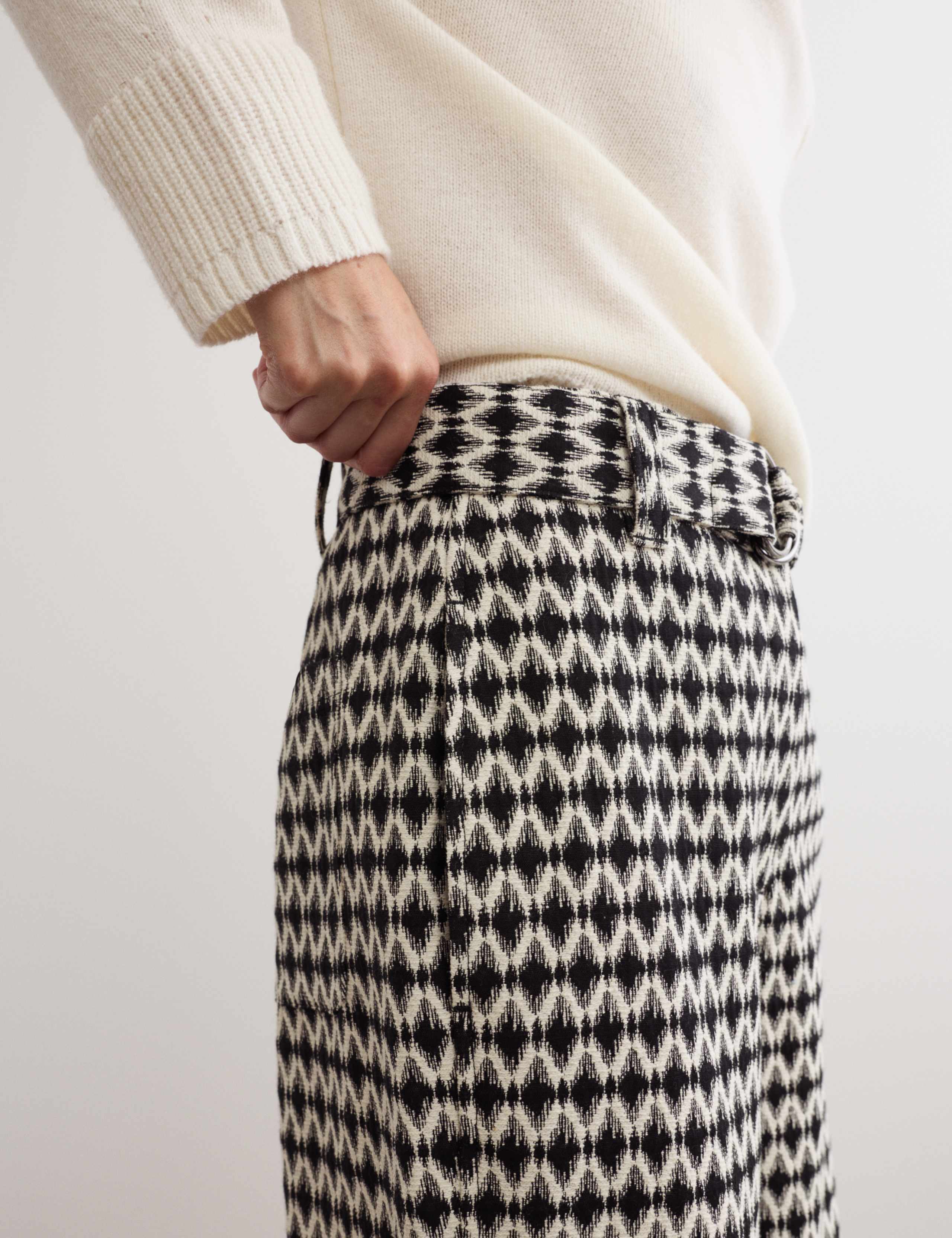 Geo Jacquard Tapered Trouser 3 of 7