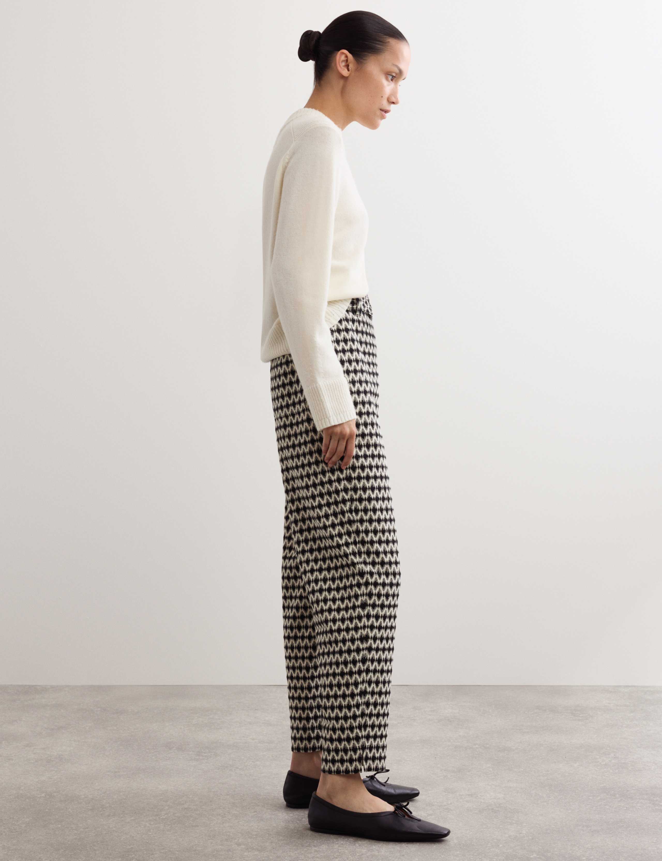 Geo Jacquard Tapered Trouser 5 of 7