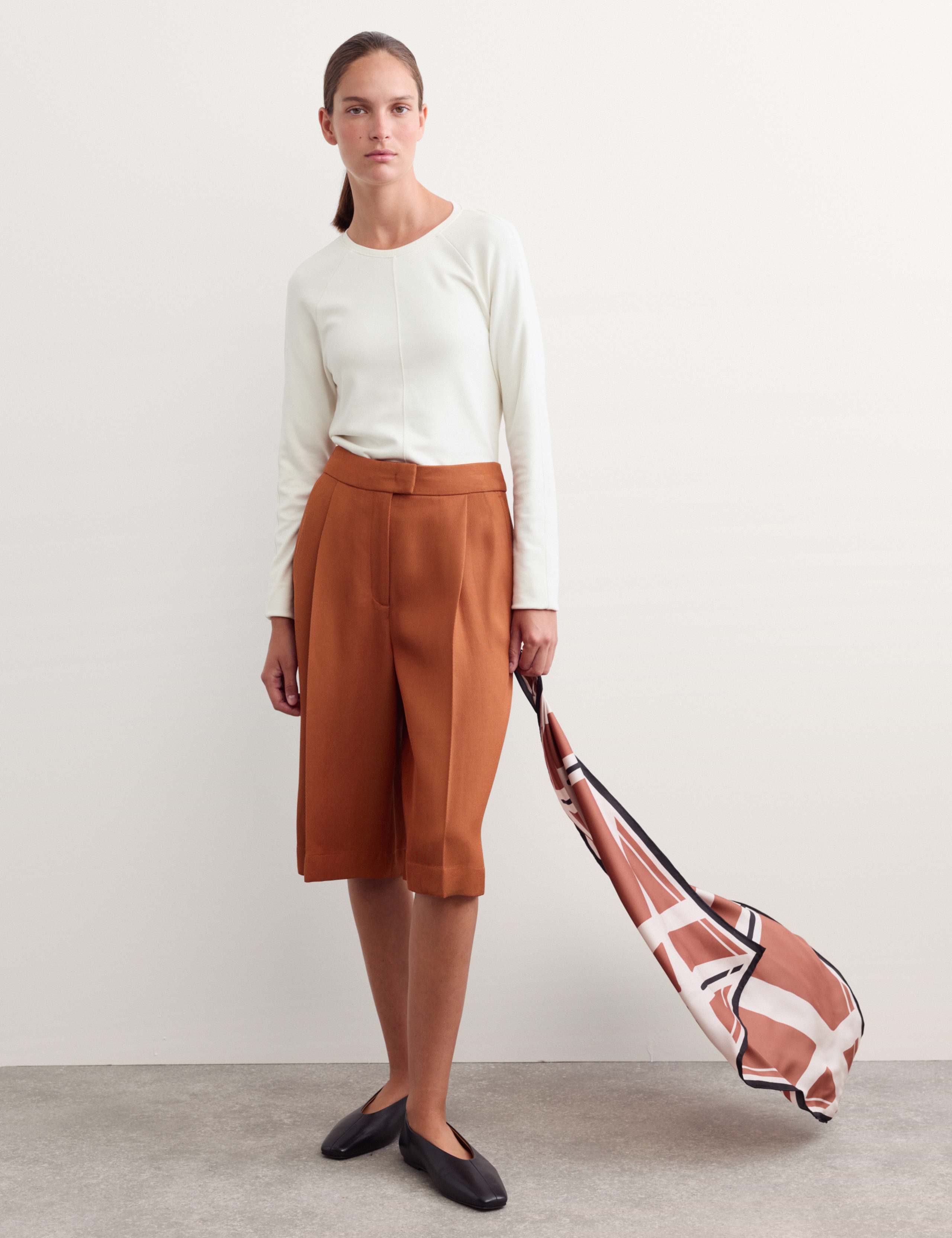 Lyocell Blend Long Shorts 5 of 7