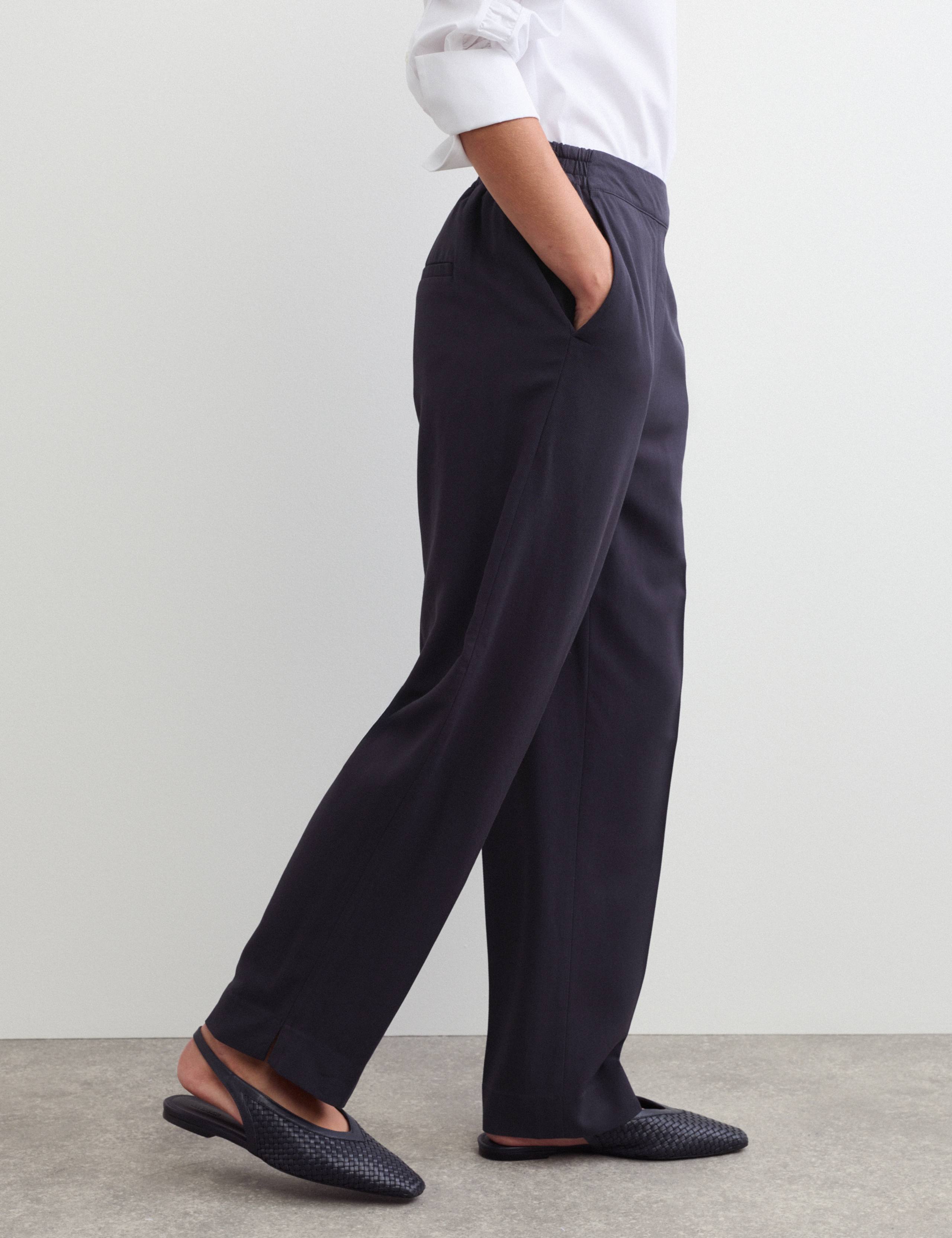 Tapered Trousers with Wool 6 of 7