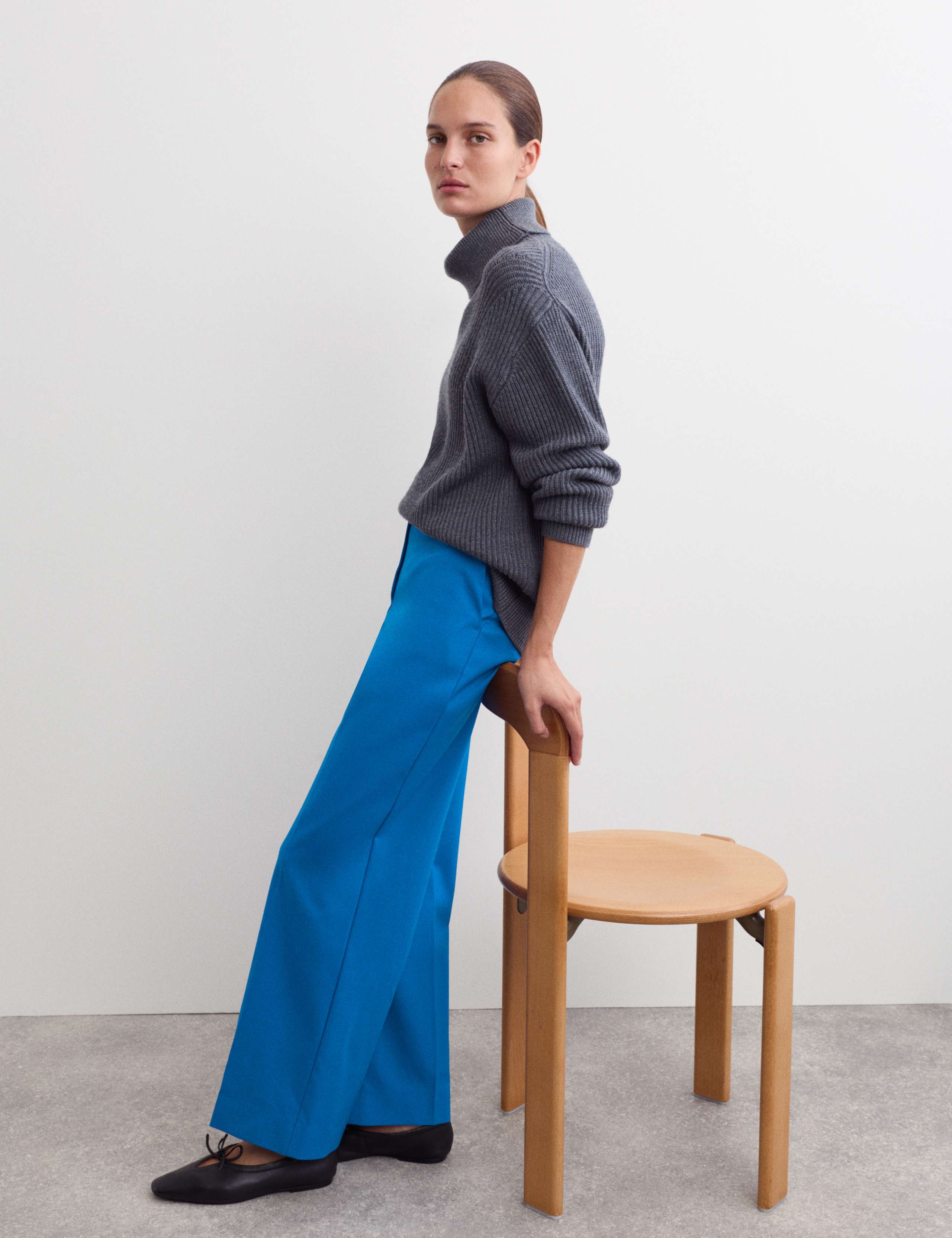 Wool Rich Wide Leg Trousers with Stretch 4 of 5