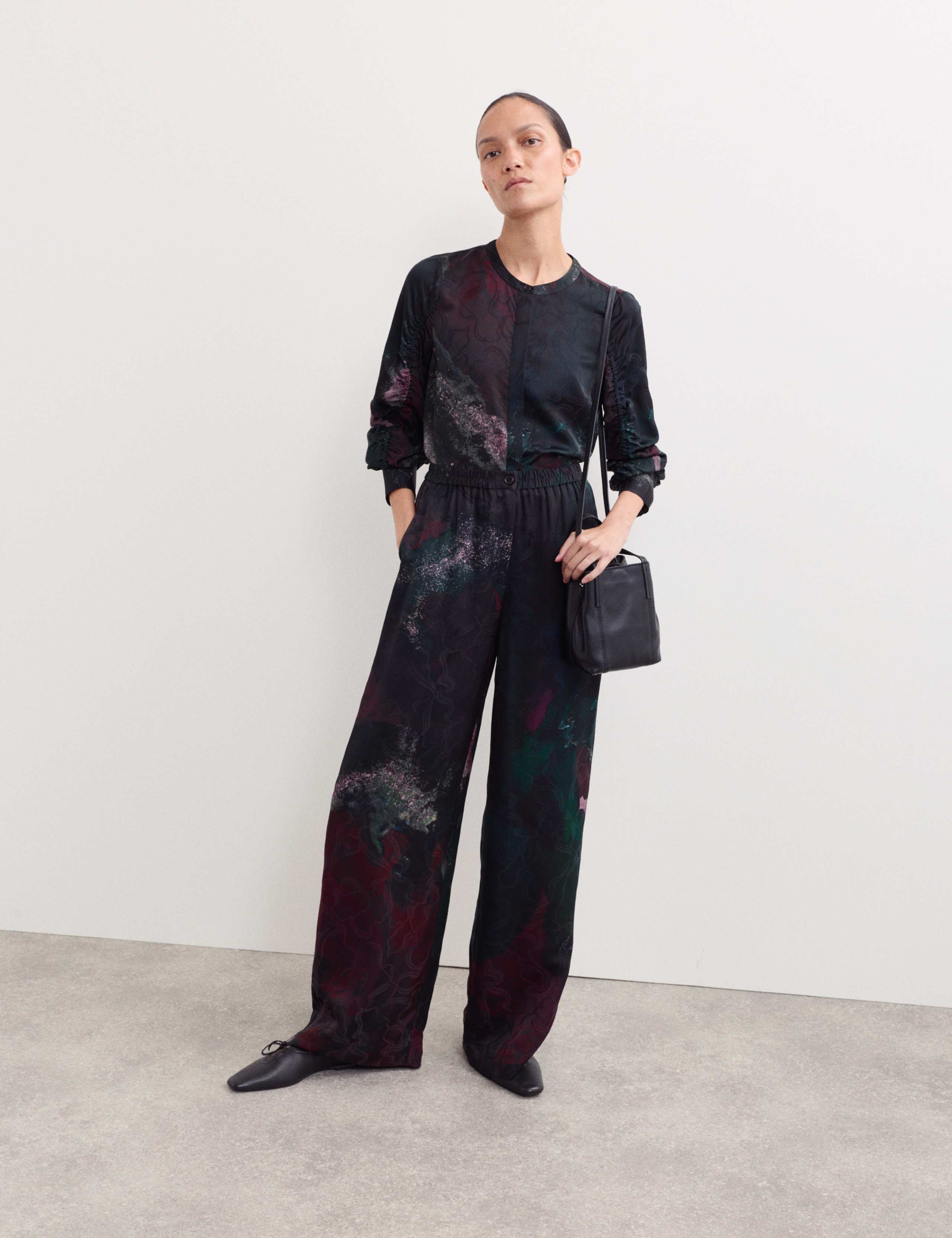 Jacquard Printed Wide Leg Trousers 3 of 7