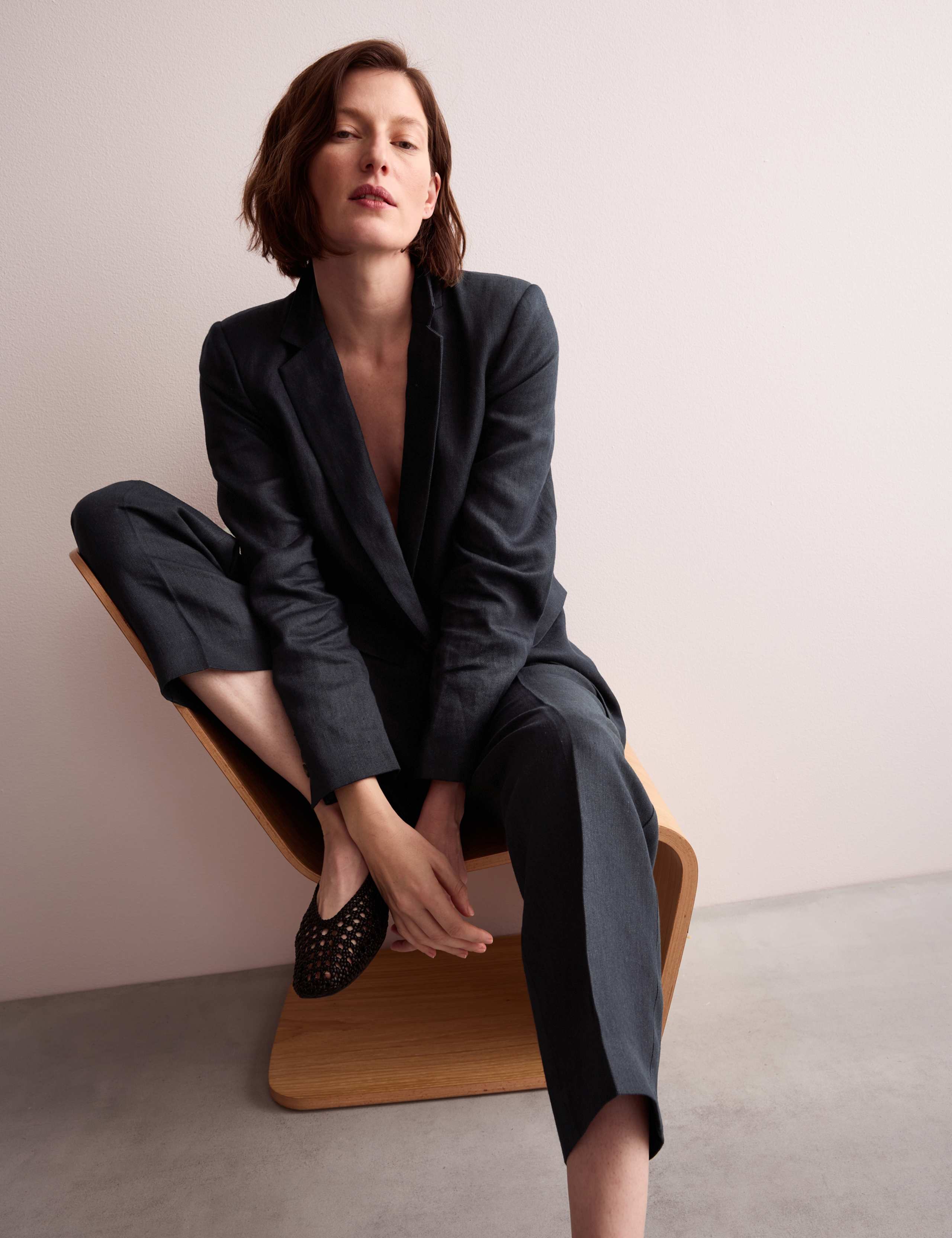 Pure Linen Pleat Front Tapered Trousers 6 of 8
