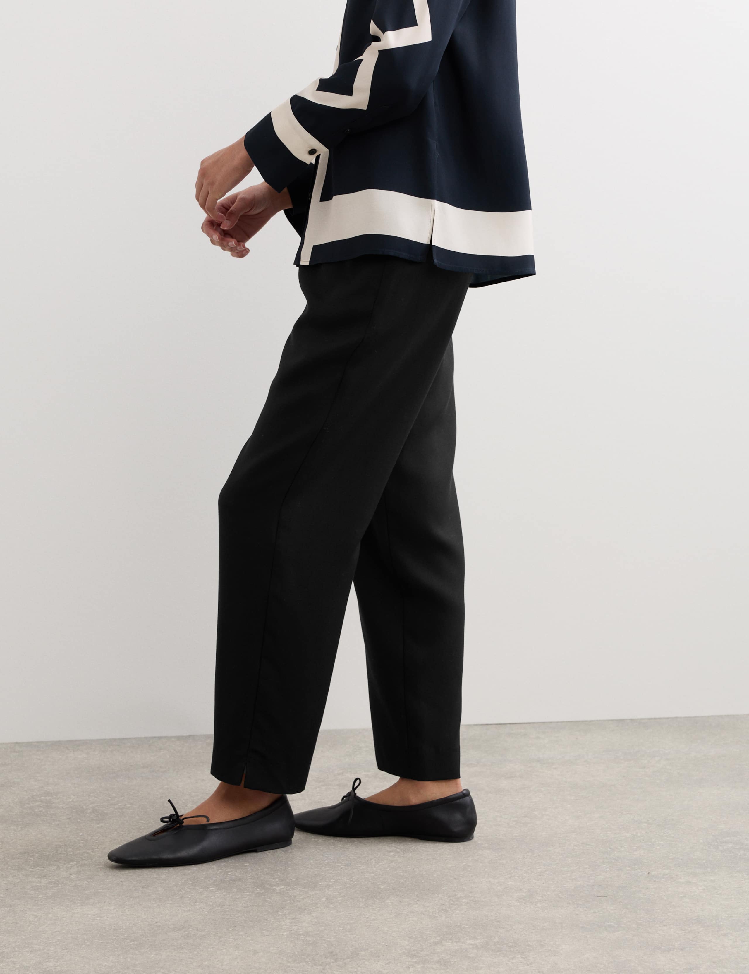 Lyocell Rich Elasticated Waist Tapered Trousers 4 of 8