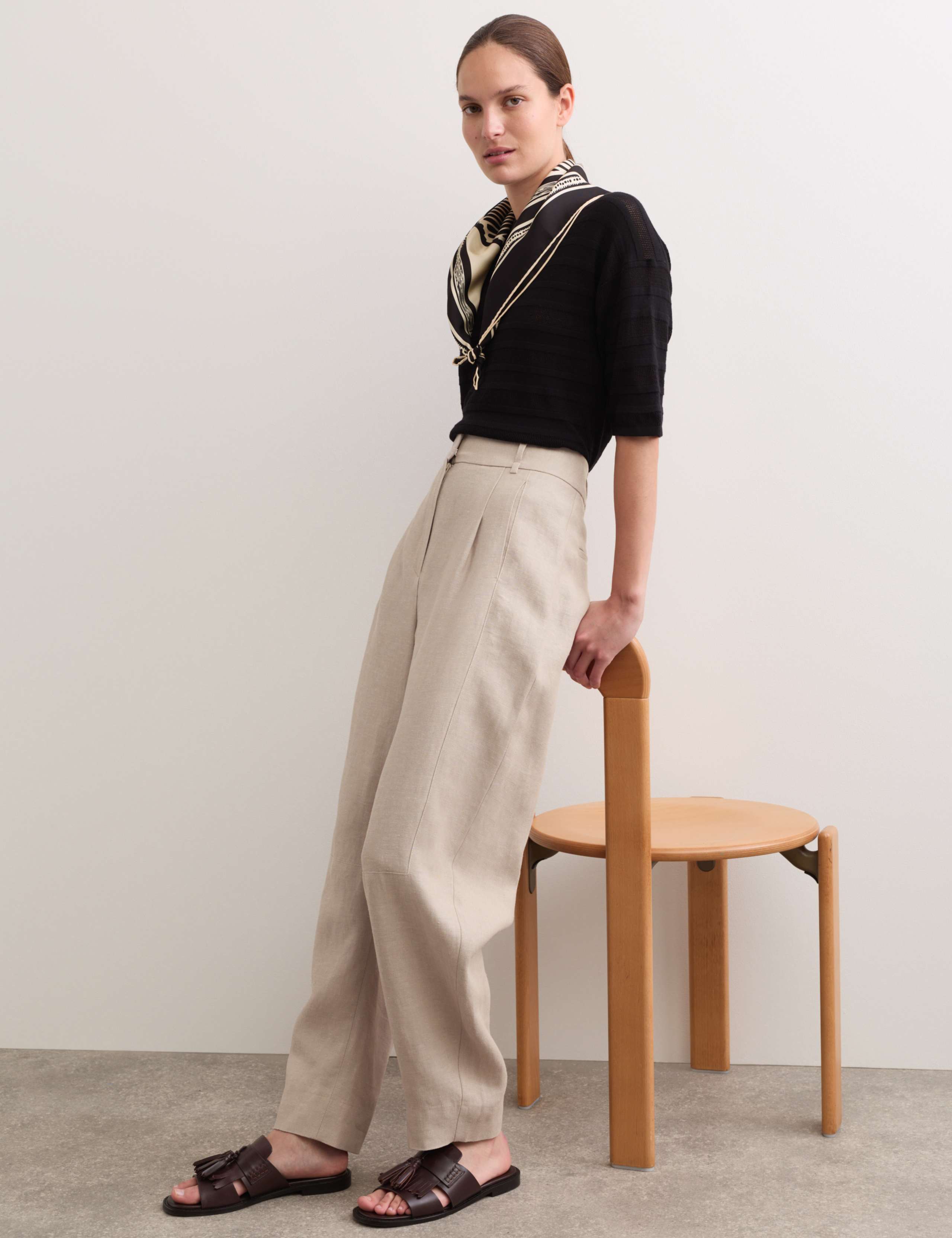 Pure Linen Belted Barrel Leg Trousers 4 of 7