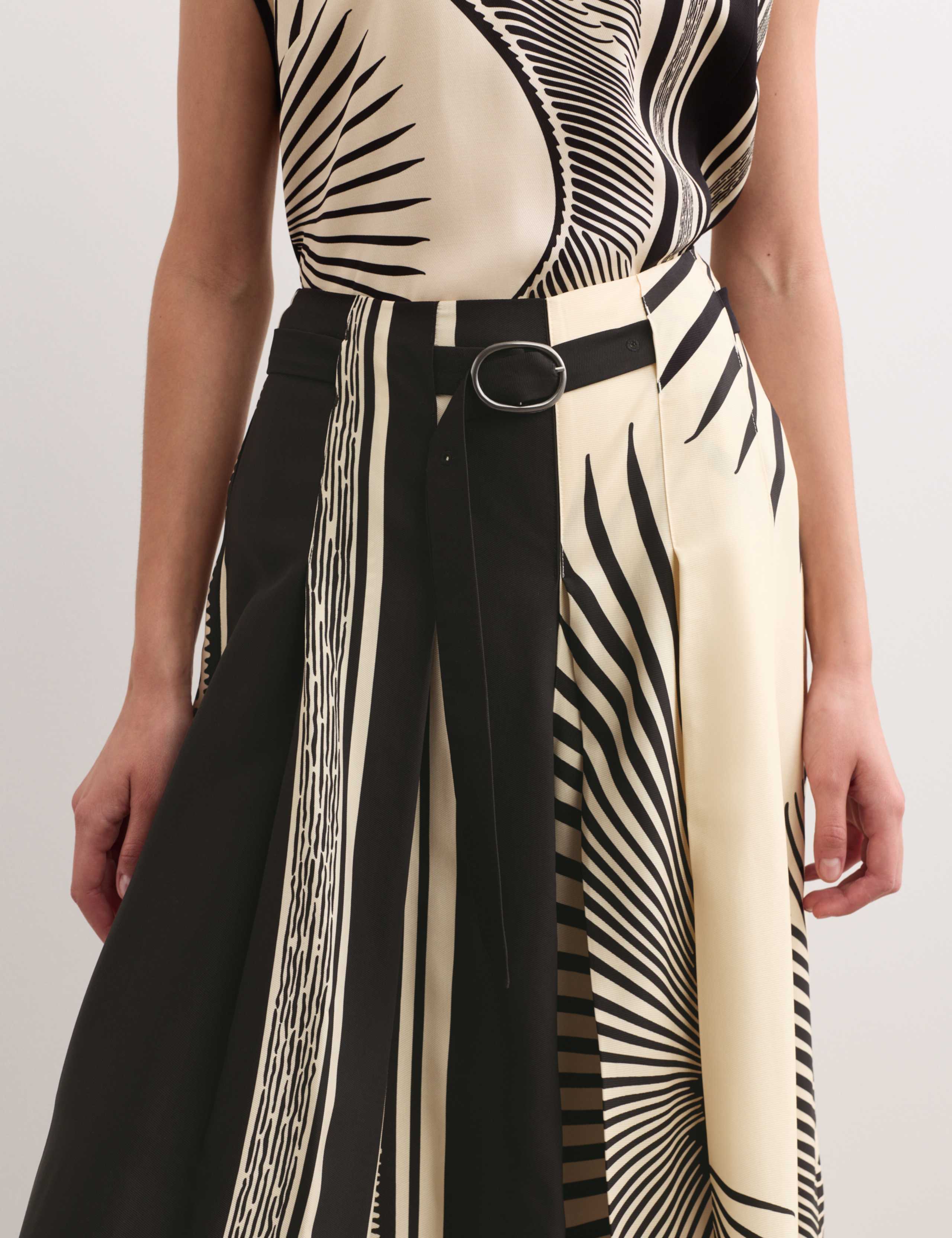 Fan Print Belted Wide Leg Culottes 4 of 7