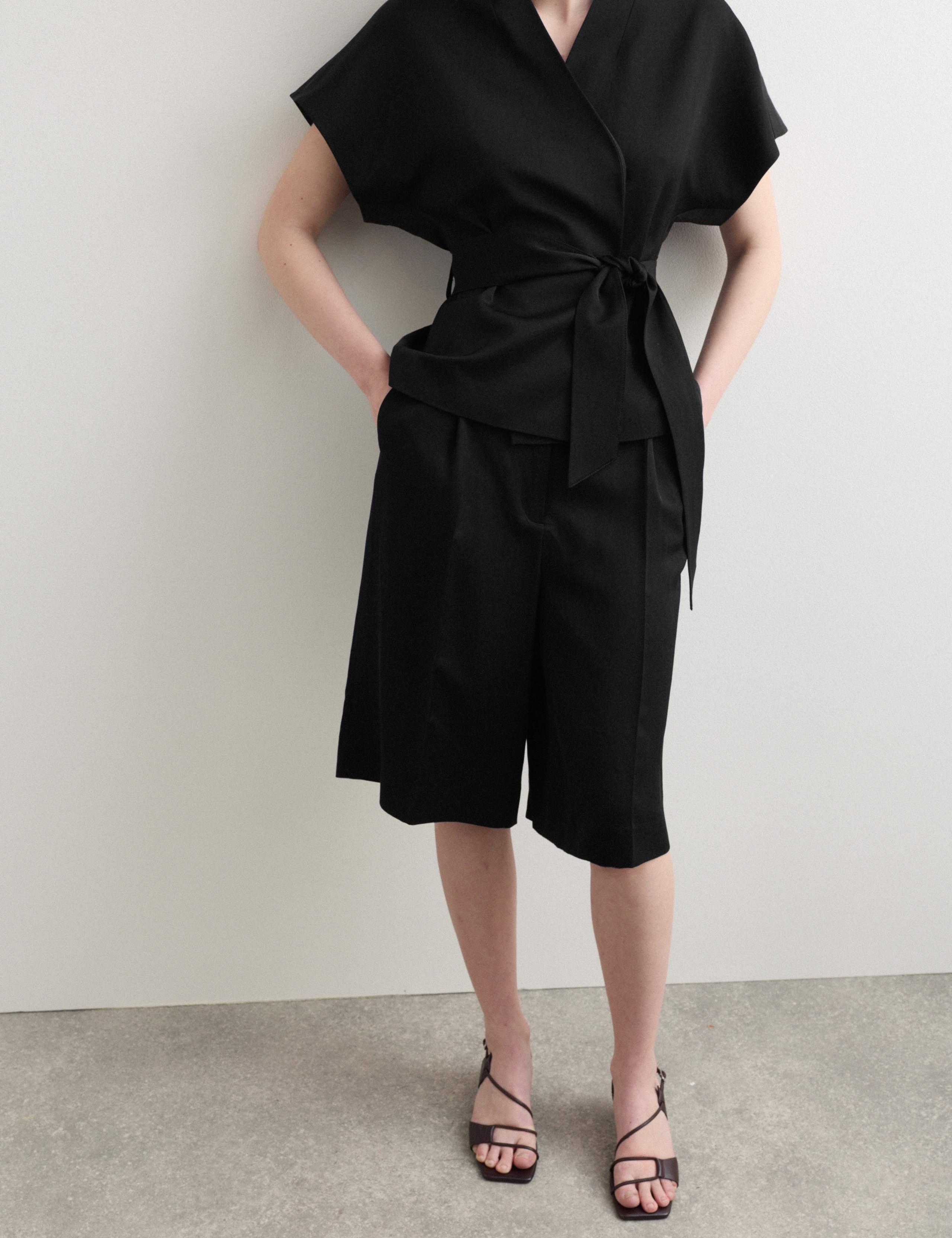 Shorts with Linen 5 of 7