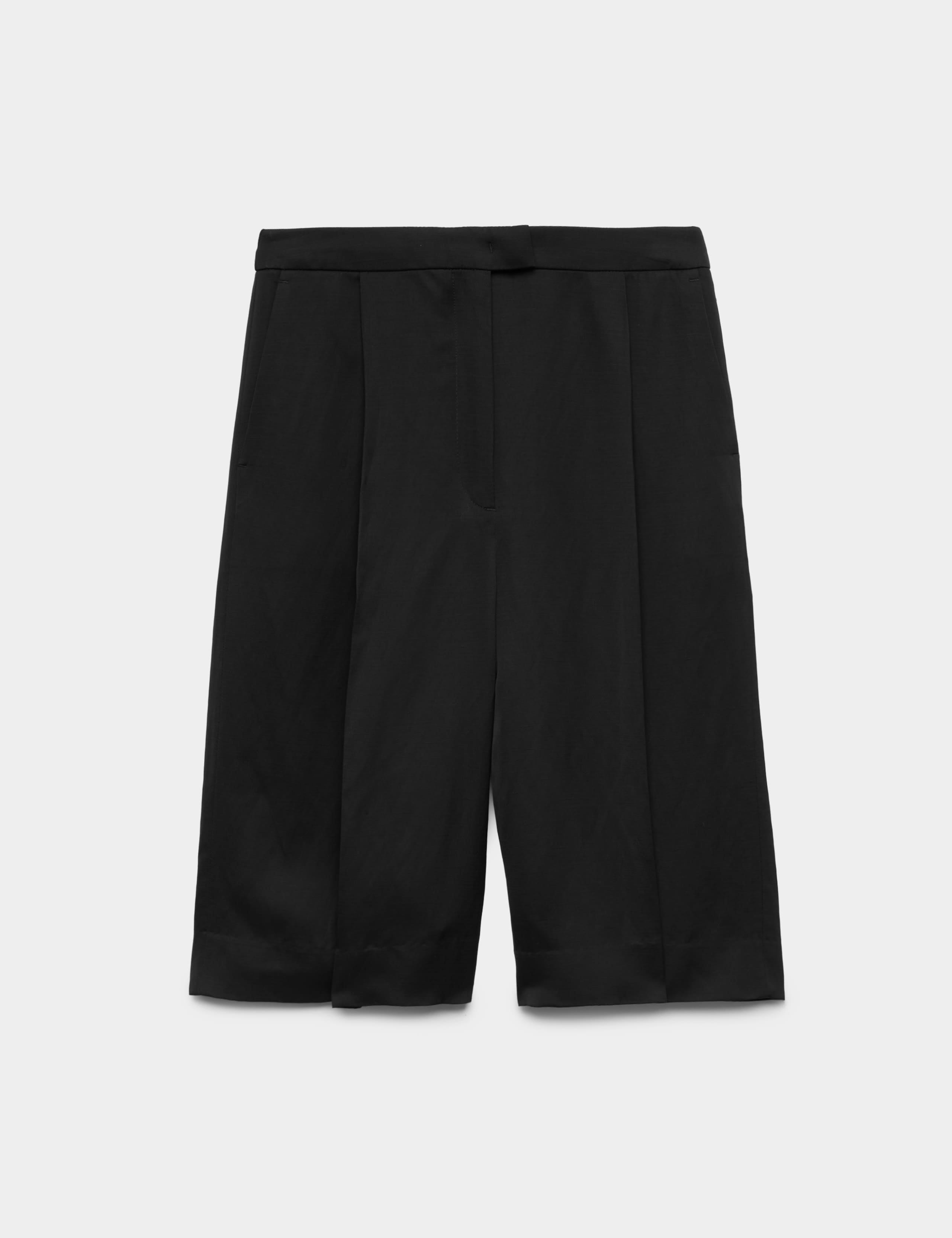 Shorts with Linen 2 of 7