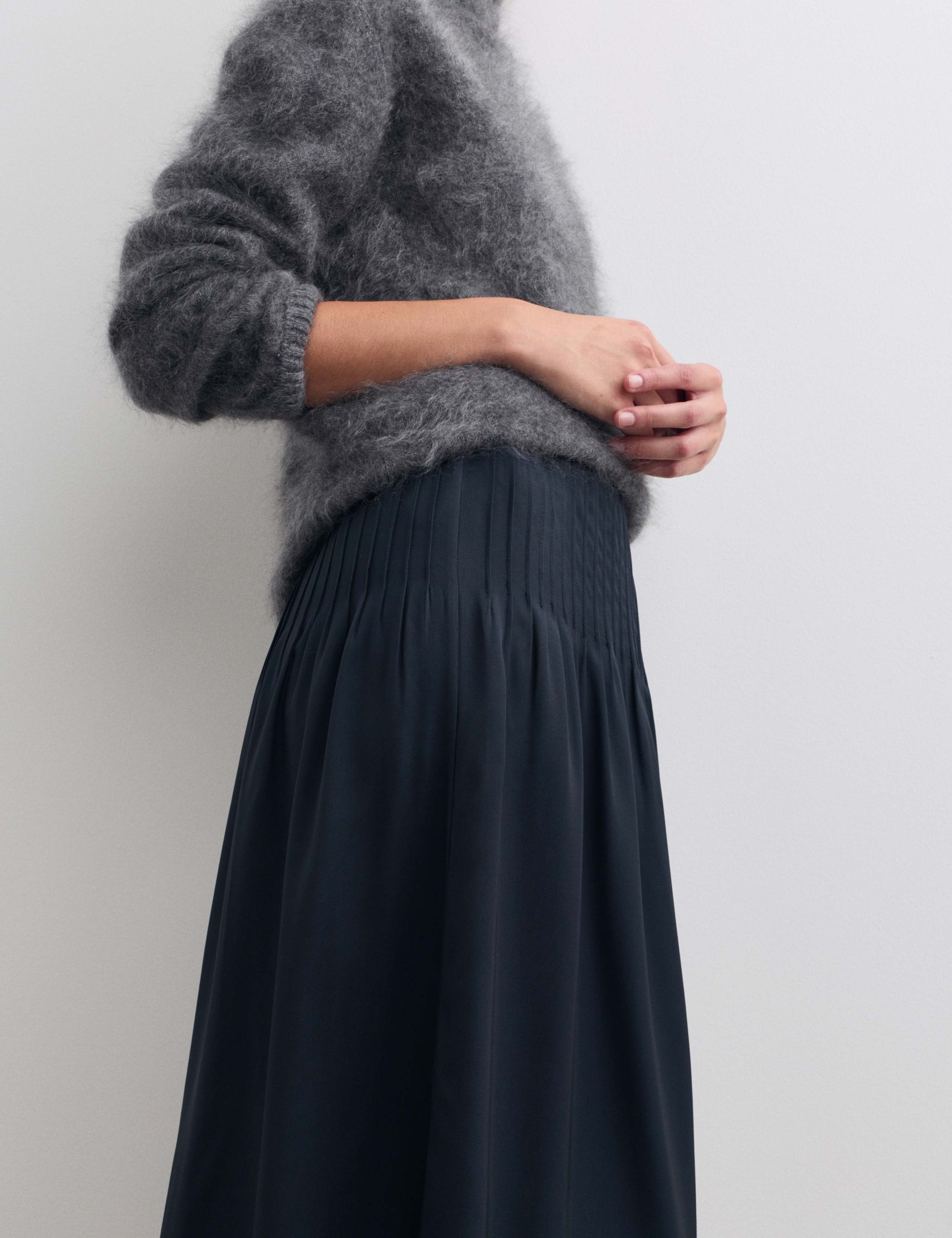 Pintuck Cavalry Twill Elasticated Midi Skirt 3 of 6