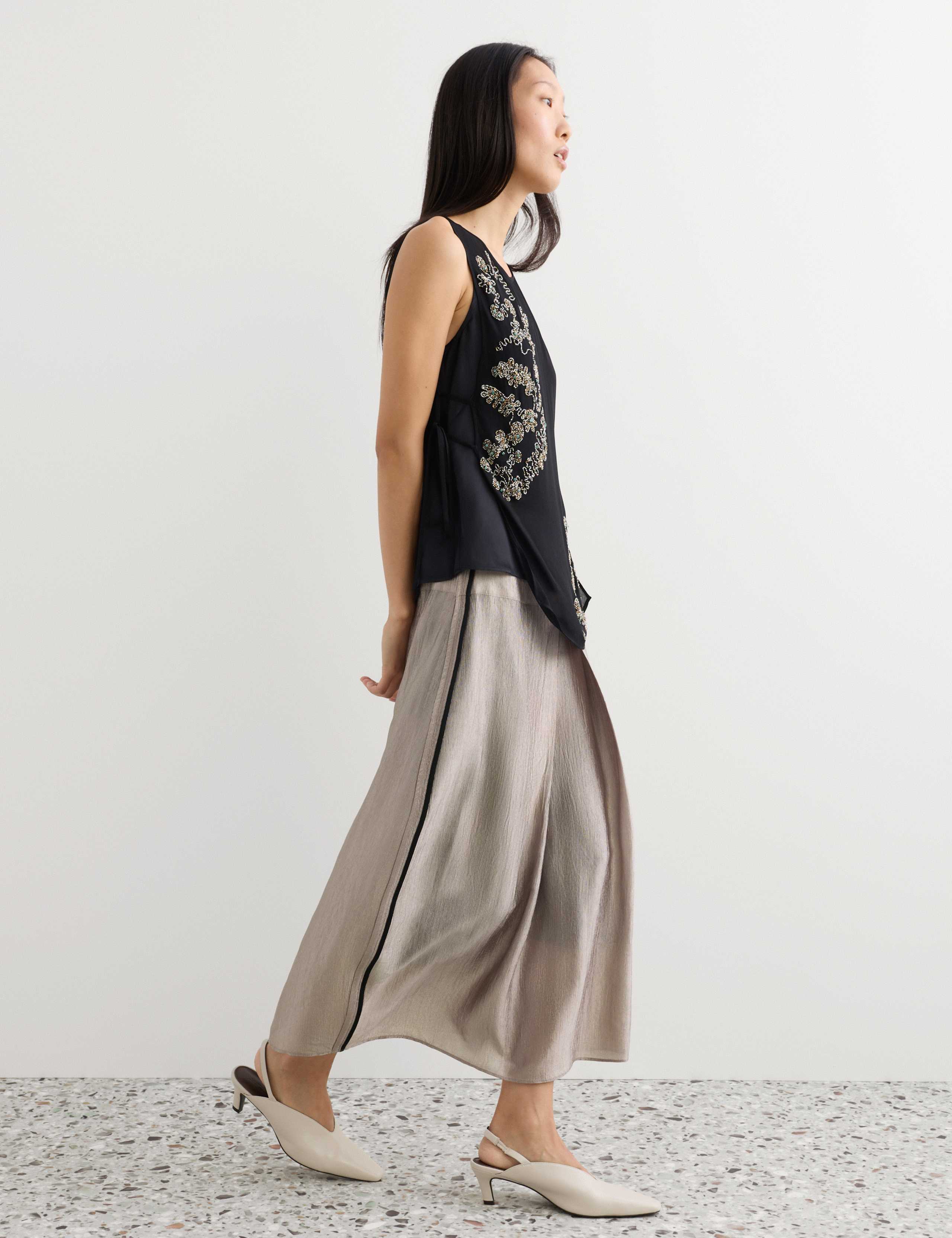 Textured High Waisted Wide Leg Midi Culottes 4 of 7