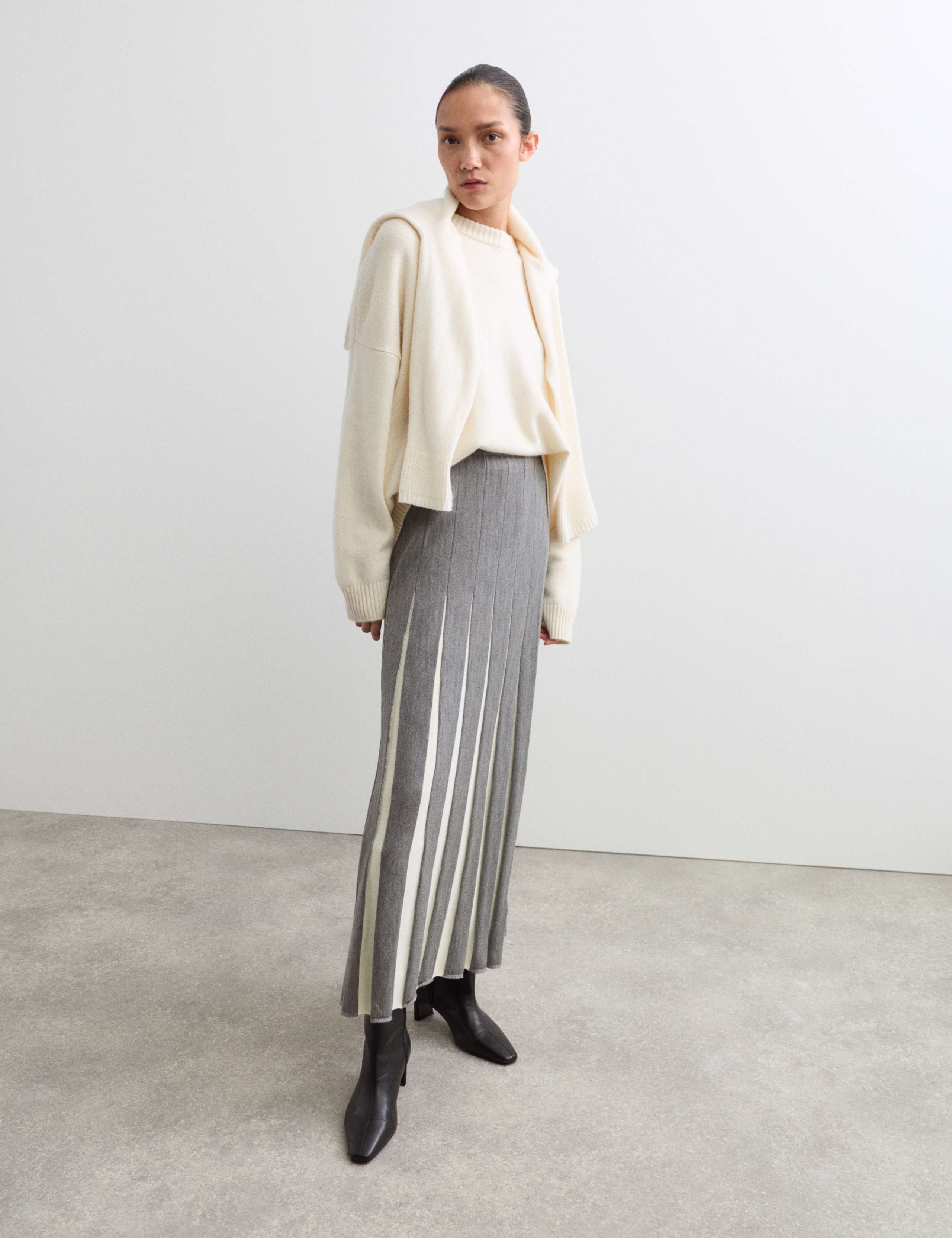 Knitted Seam Detail Midi A-Line Skirt 3 of 7