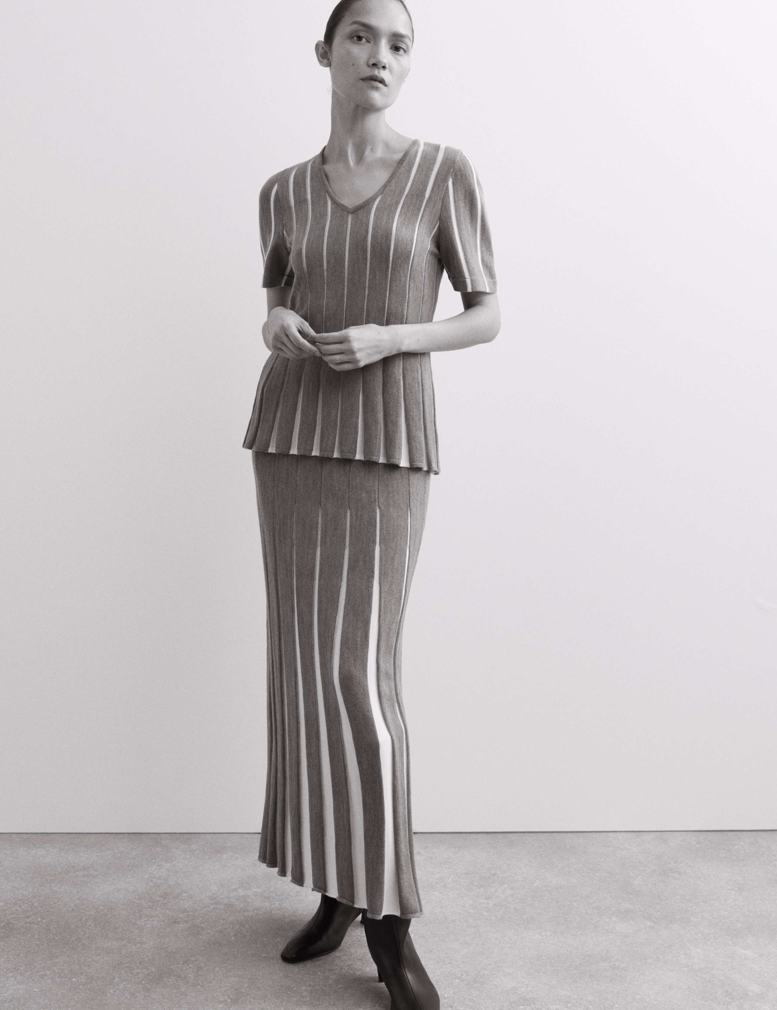 Knitted Seam Detail Midi A-Line Skirt 6 of 7