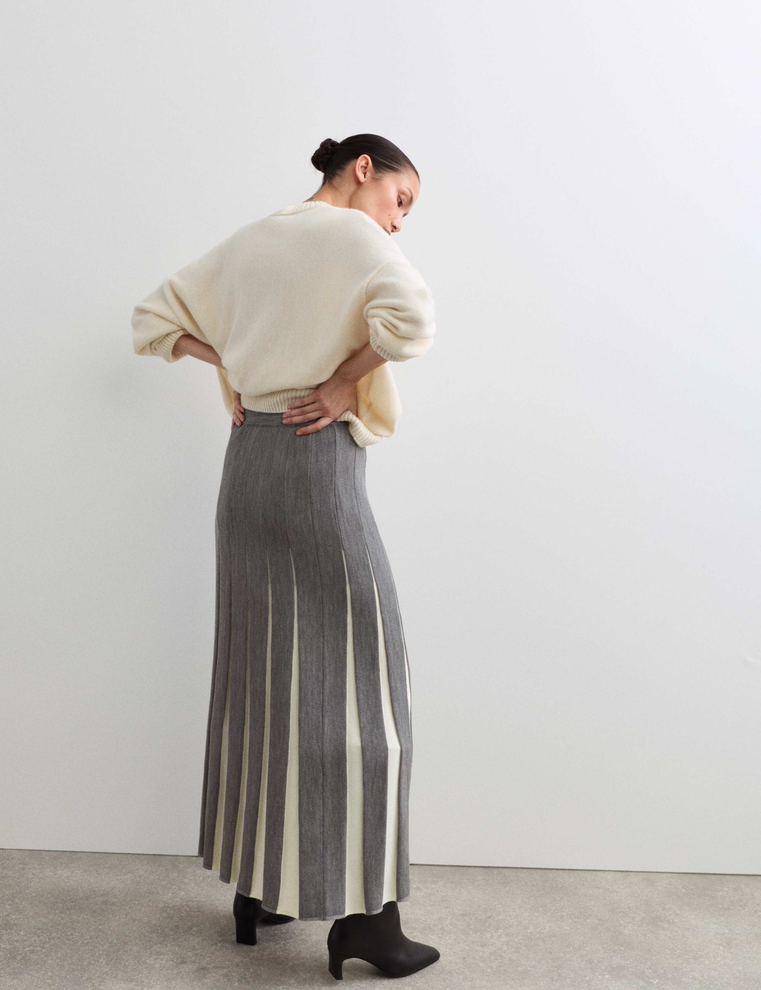 Knitted Seam Detail Midi A-Line Skirt 7 of 7