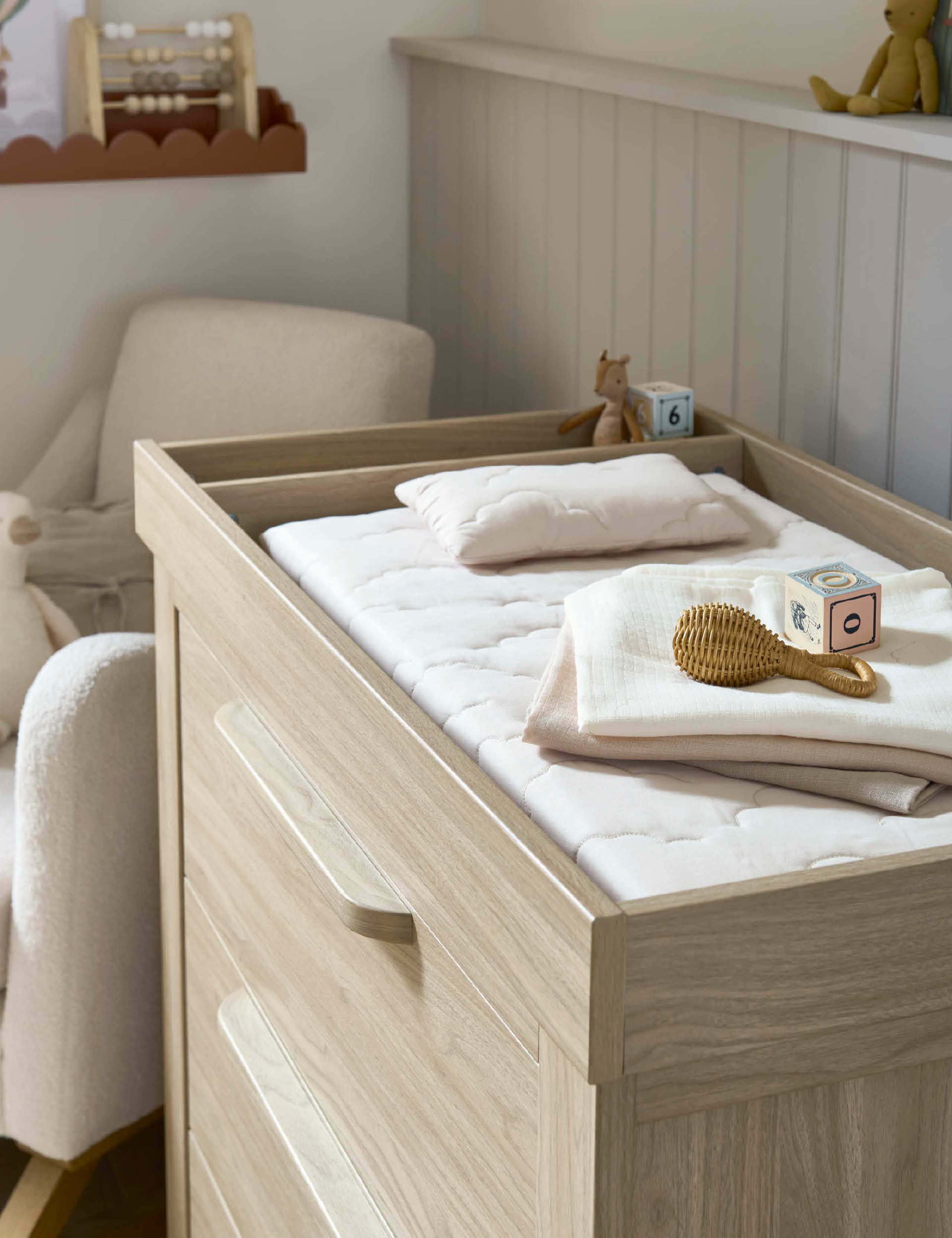 Franklin 2 Piece Cot Bed & Dresser Set 8 of 9