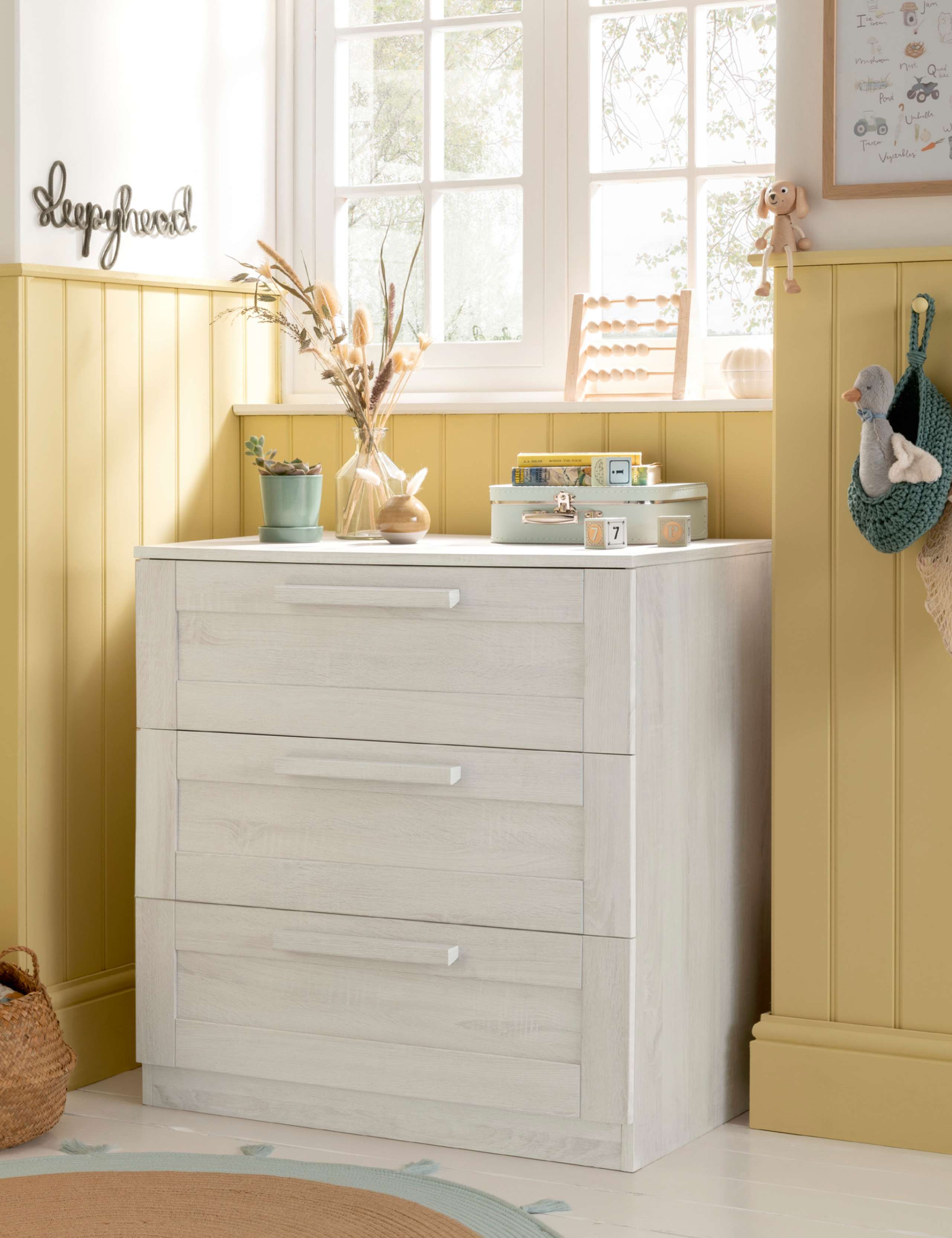 Atlas Dresser Changer 4 of 7
