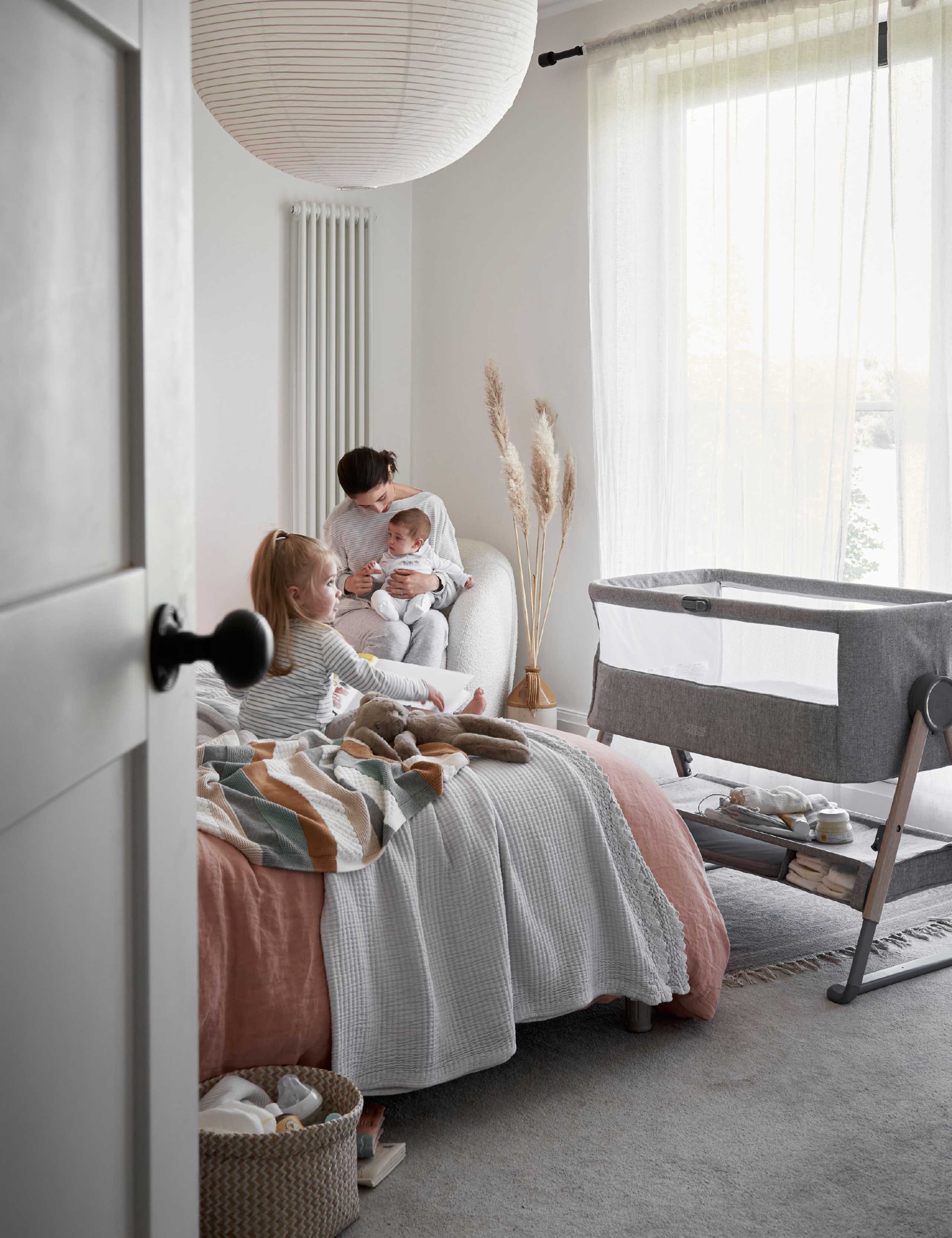 Lua Bedside Crib 5 of 10