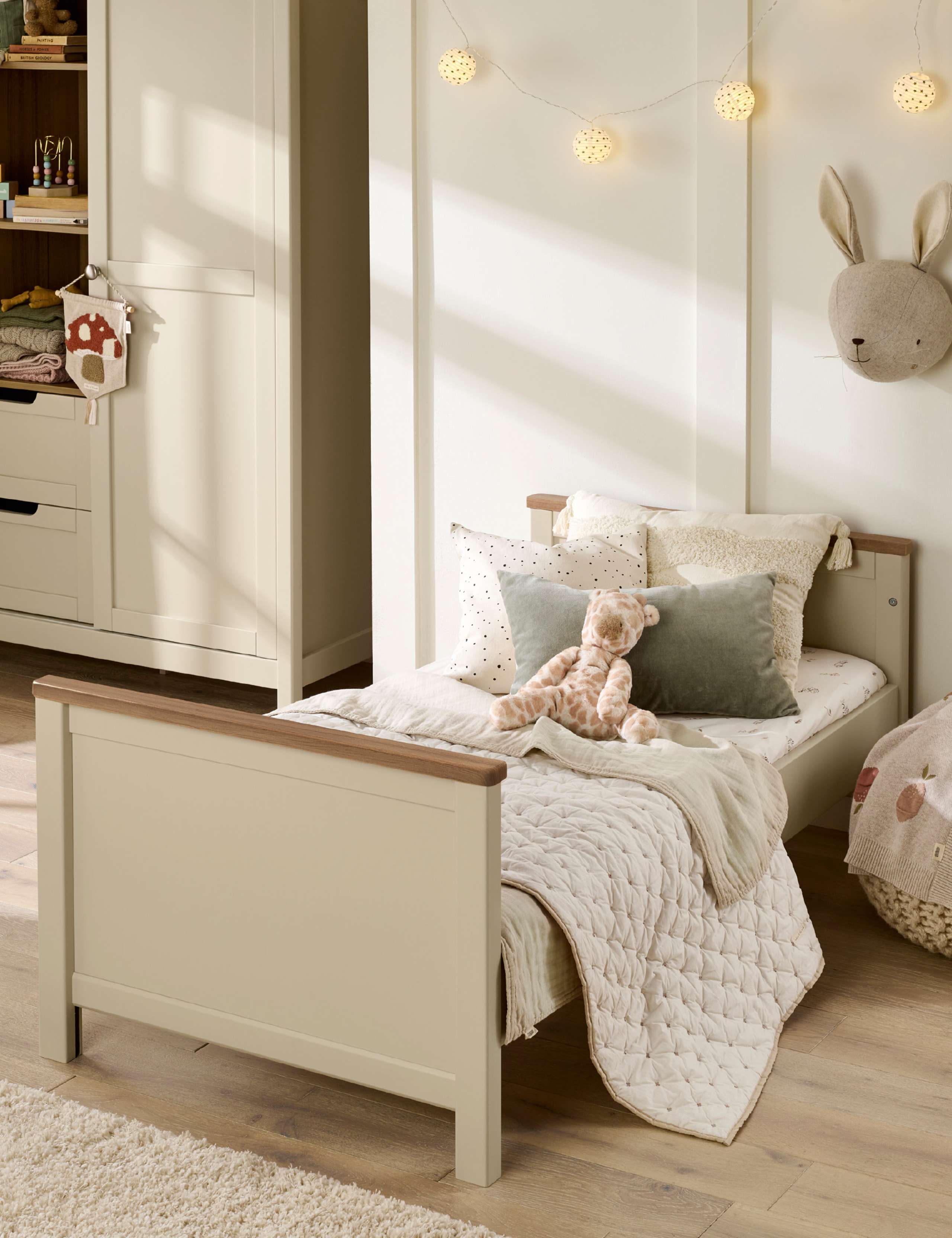 Harwell 2 Piece Cotbed Set with Dresser 5 of 9