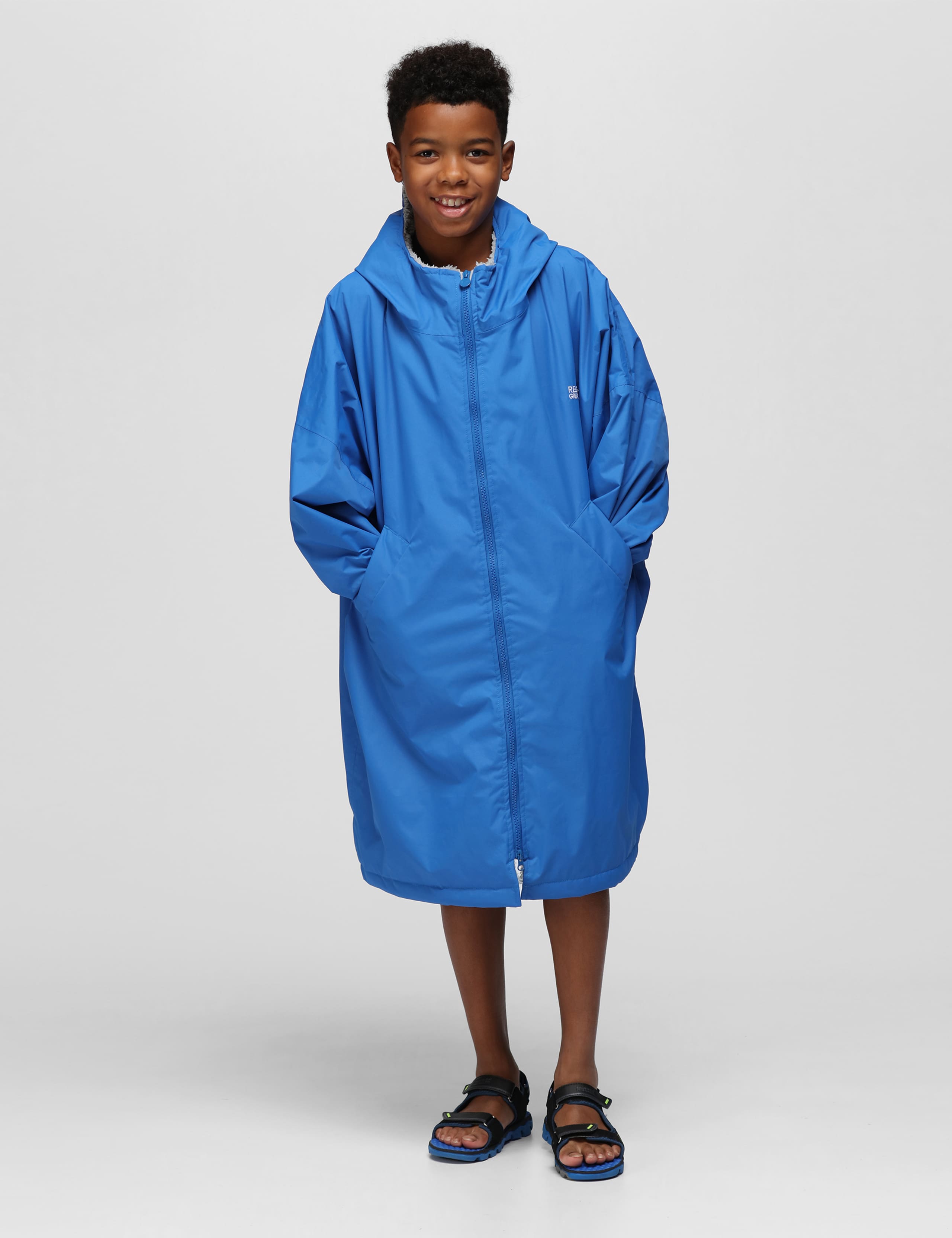 Waterproof Changing Robe (5-13 Yrs) 1 of 5