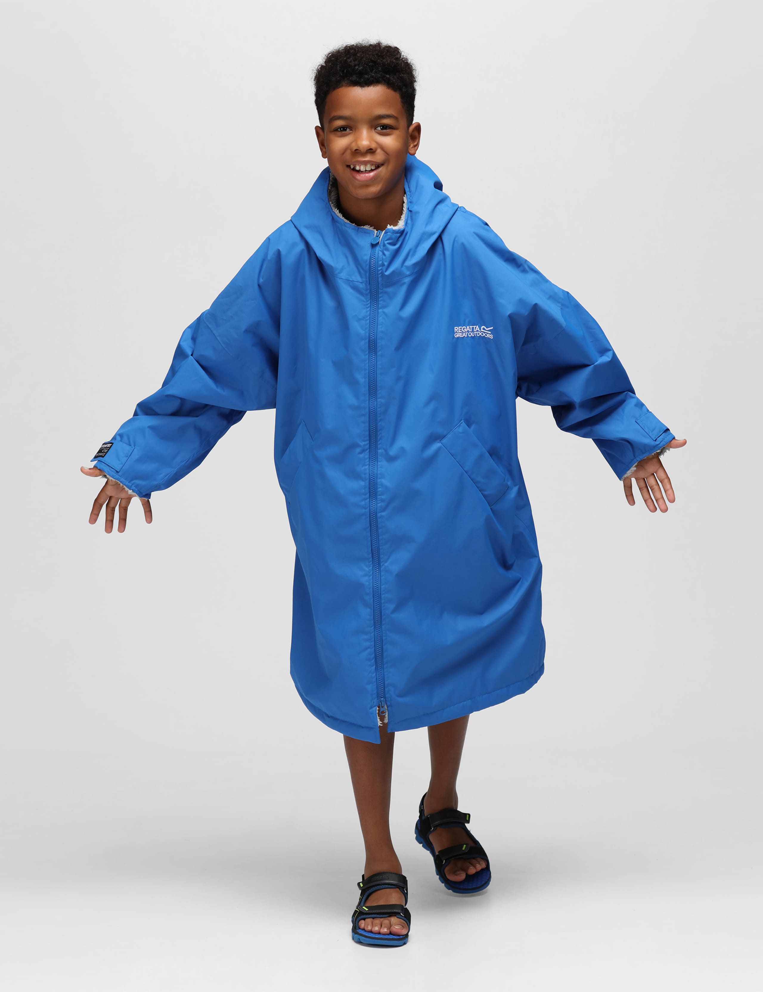 Waterproof Changing Robe (5-13 Yrs) 3 of 5