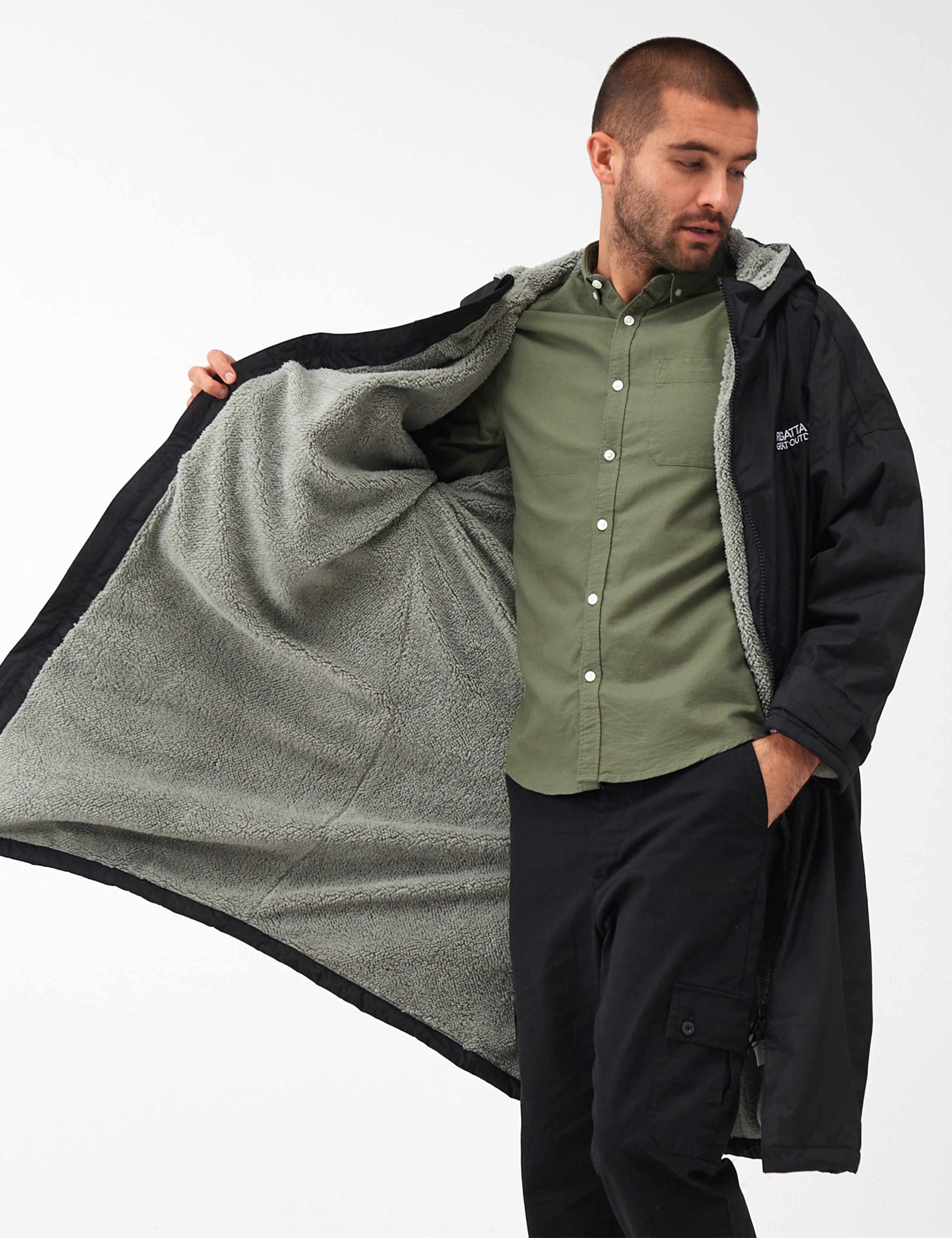 Waterproof Unisex Changing Robe 4 of 8