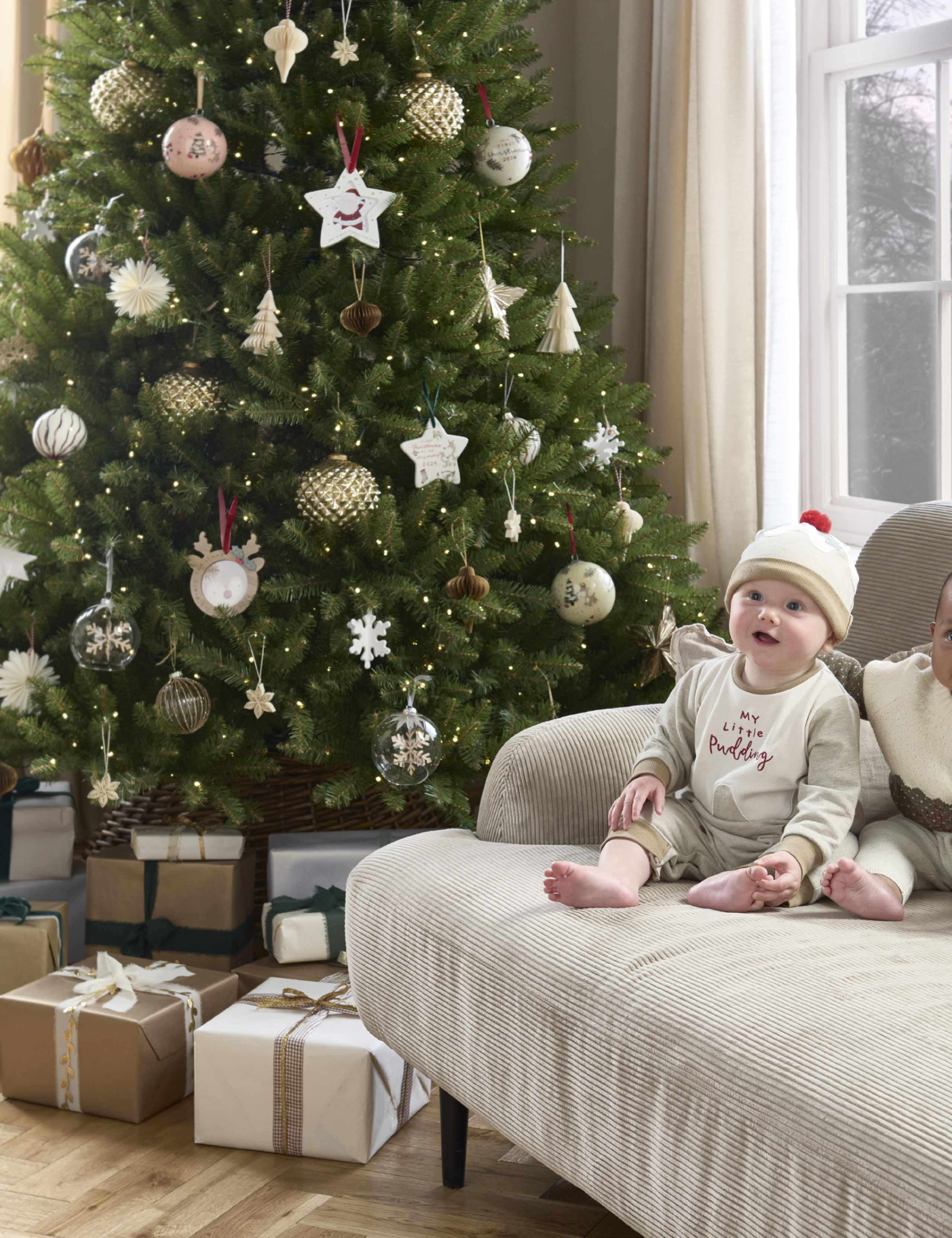 Little Pudding Christmas Romper & Hat (7lbs-12 Mths) 3 of 4