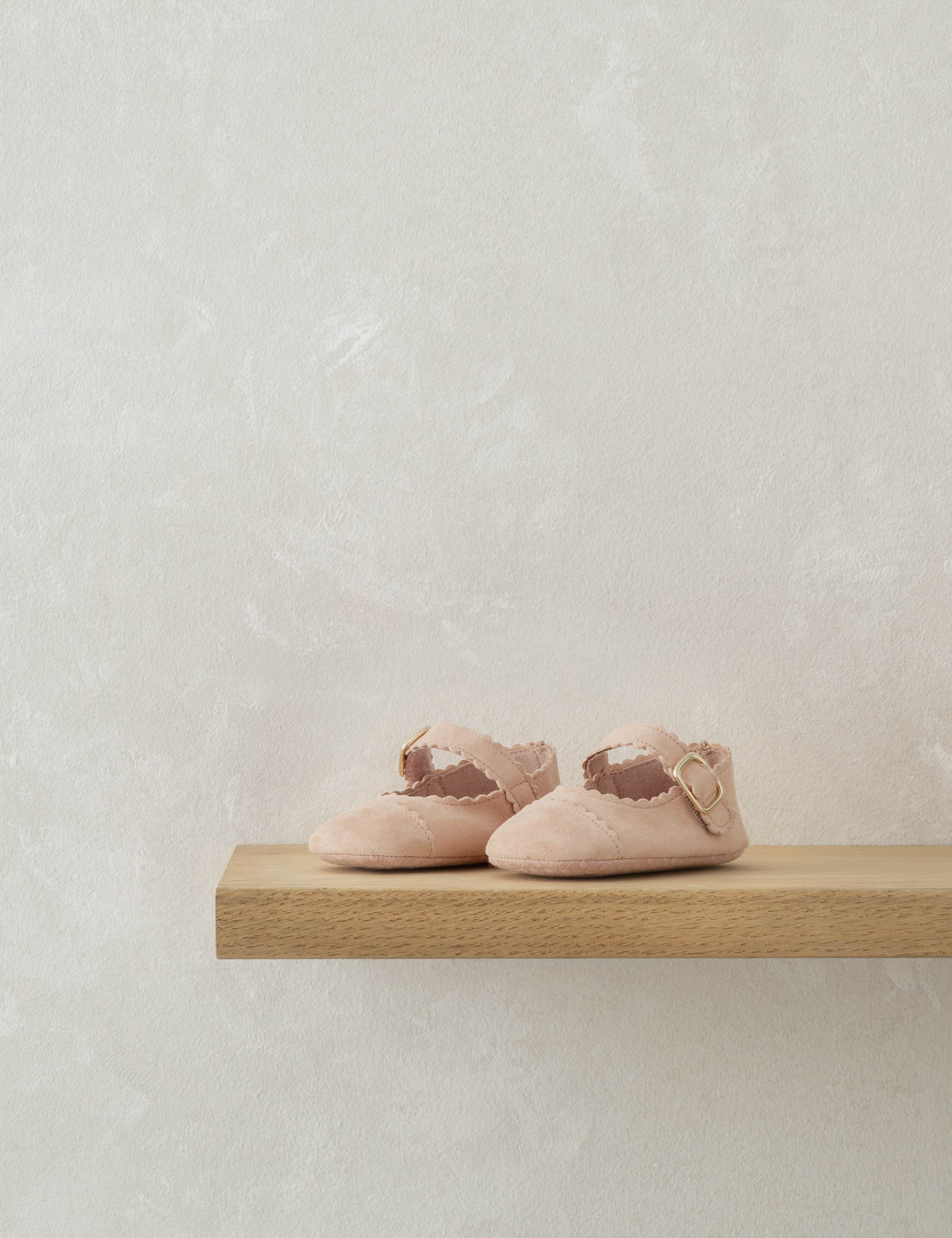 Scallop Detail Leather Pram Shoes (0-1 Yrs) 1 of 2