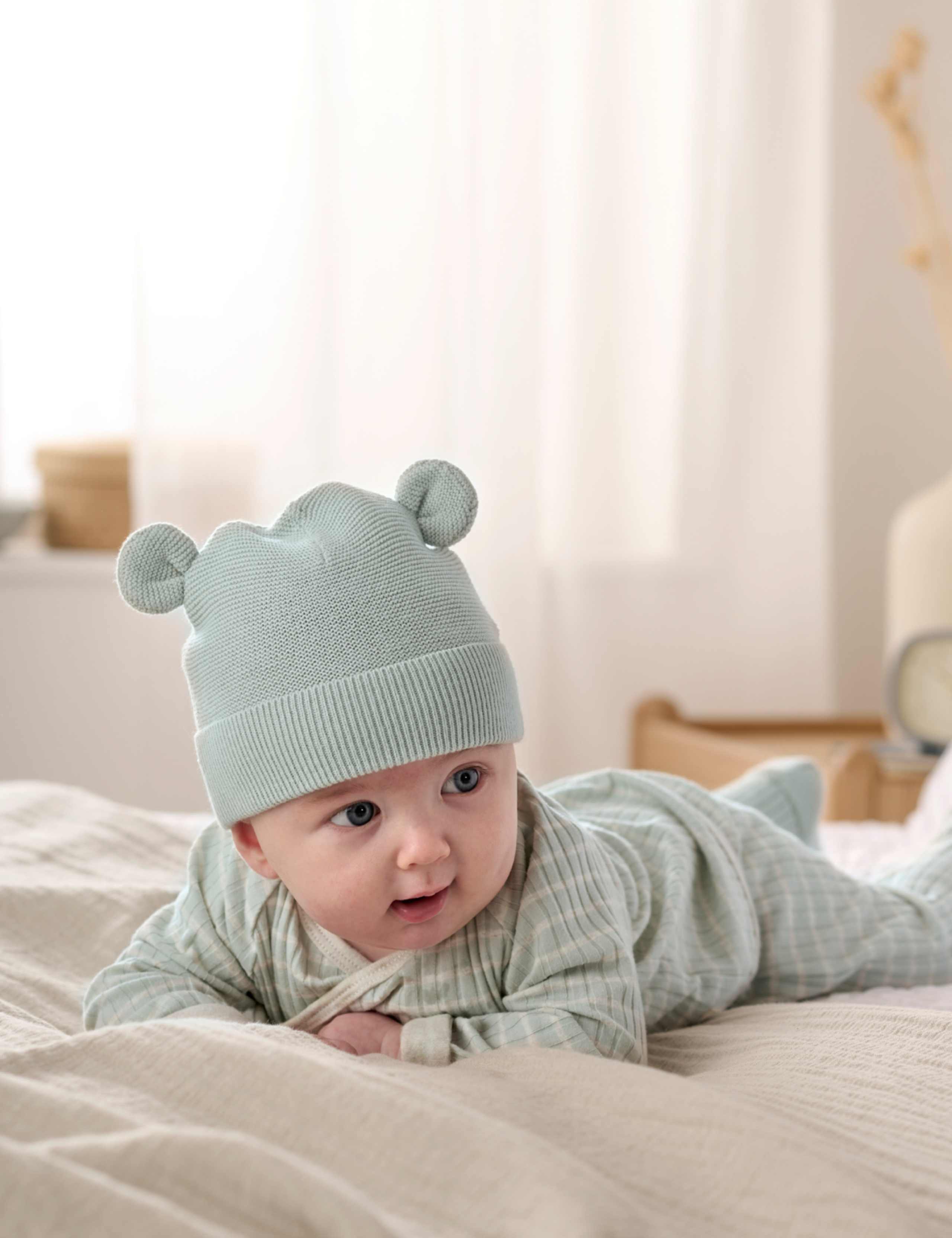 Knitted Hat and Bootie Set (7lbs-6 Mths) 3 of 4