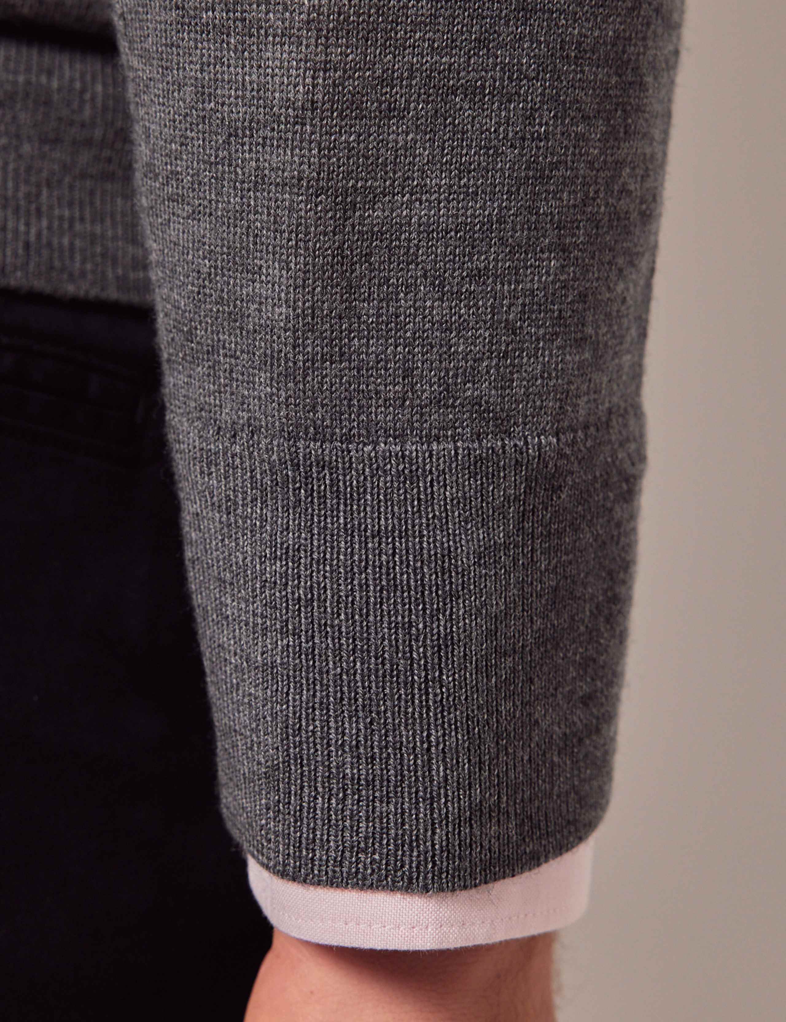 Pure Merino Wool V-Neck Cardigan 4 of 7