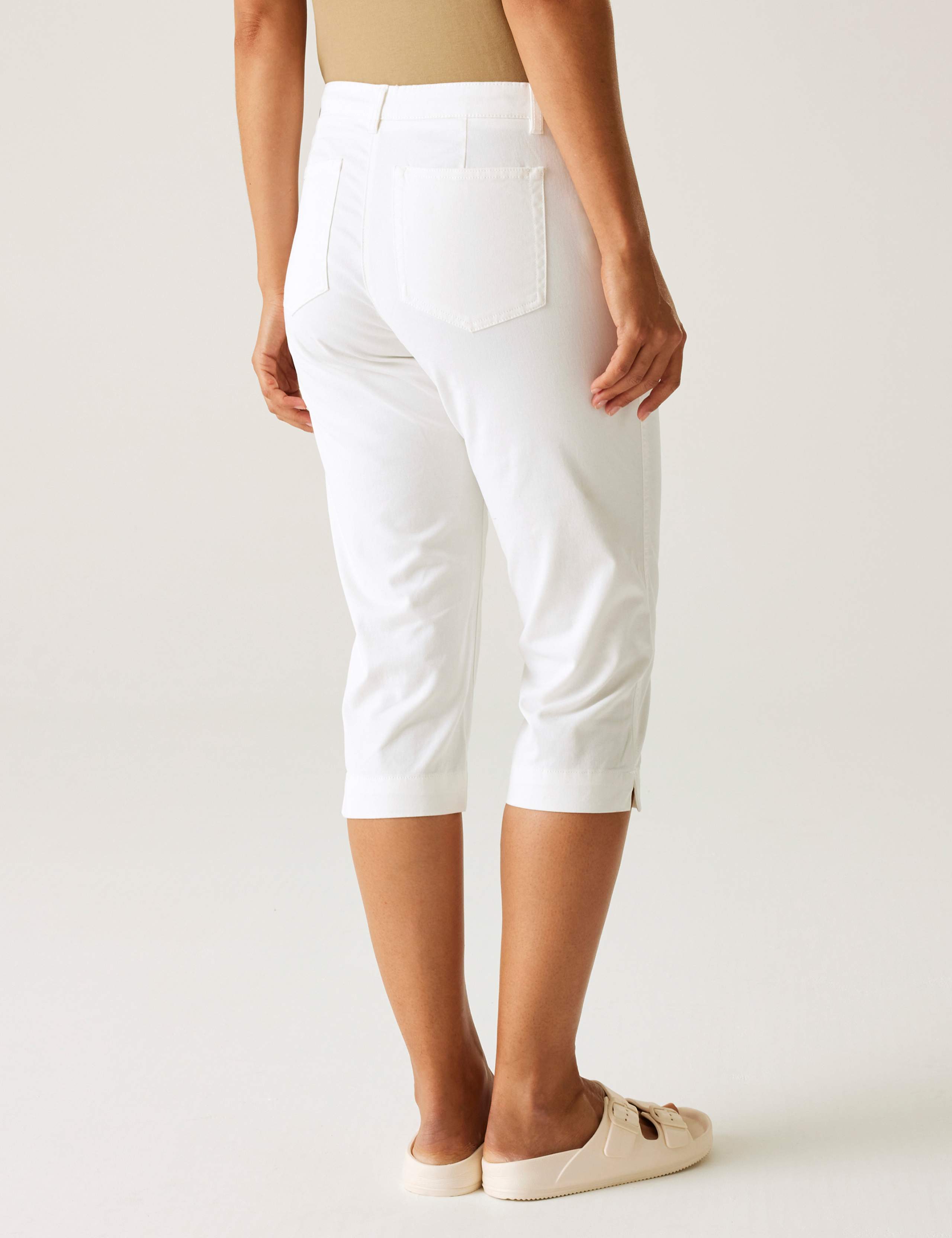 Bayletta Cotton Rich Casual Capri Shorts 4 of 5