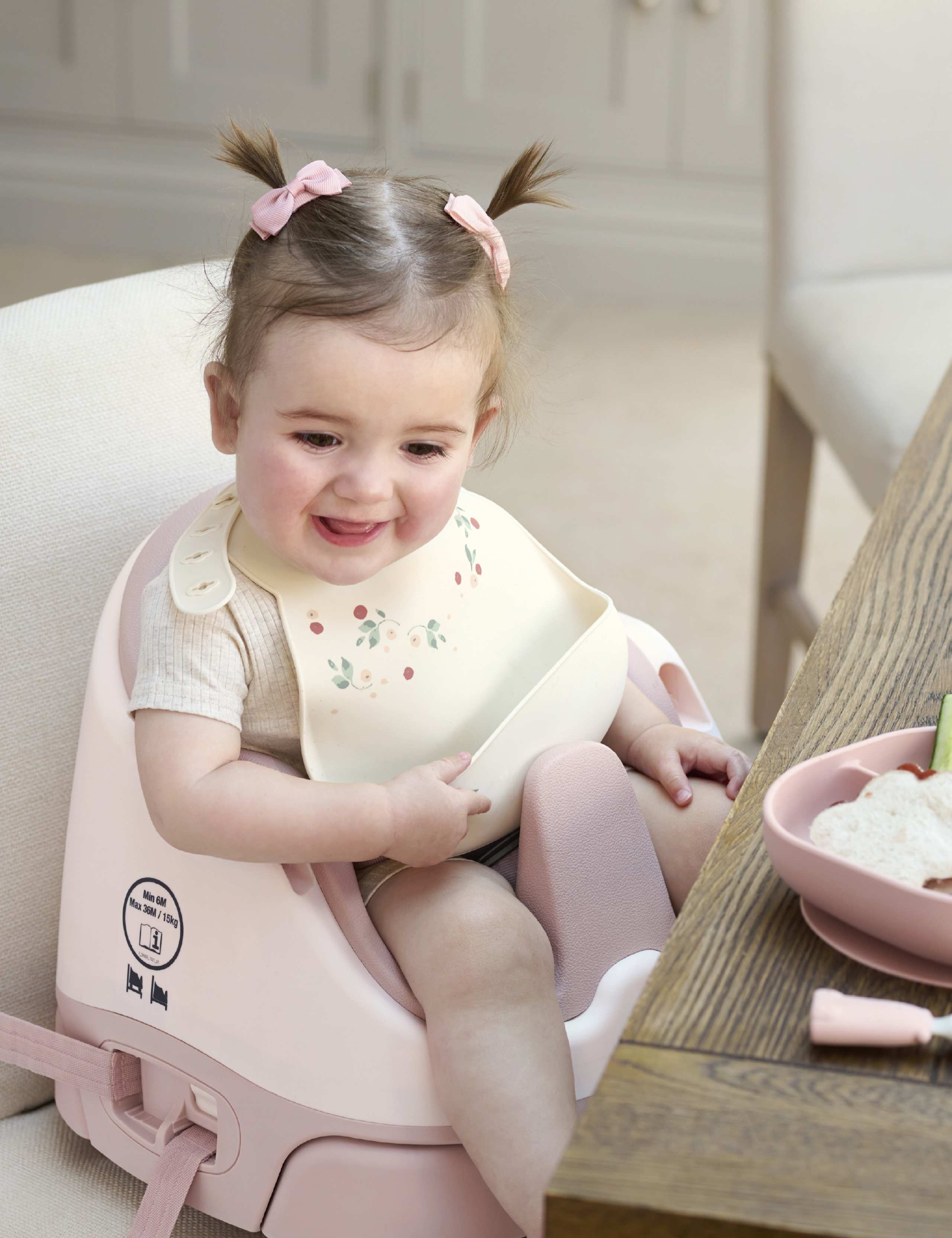 2 Pack Plain & Floral Dribble Bibs 4 of 4