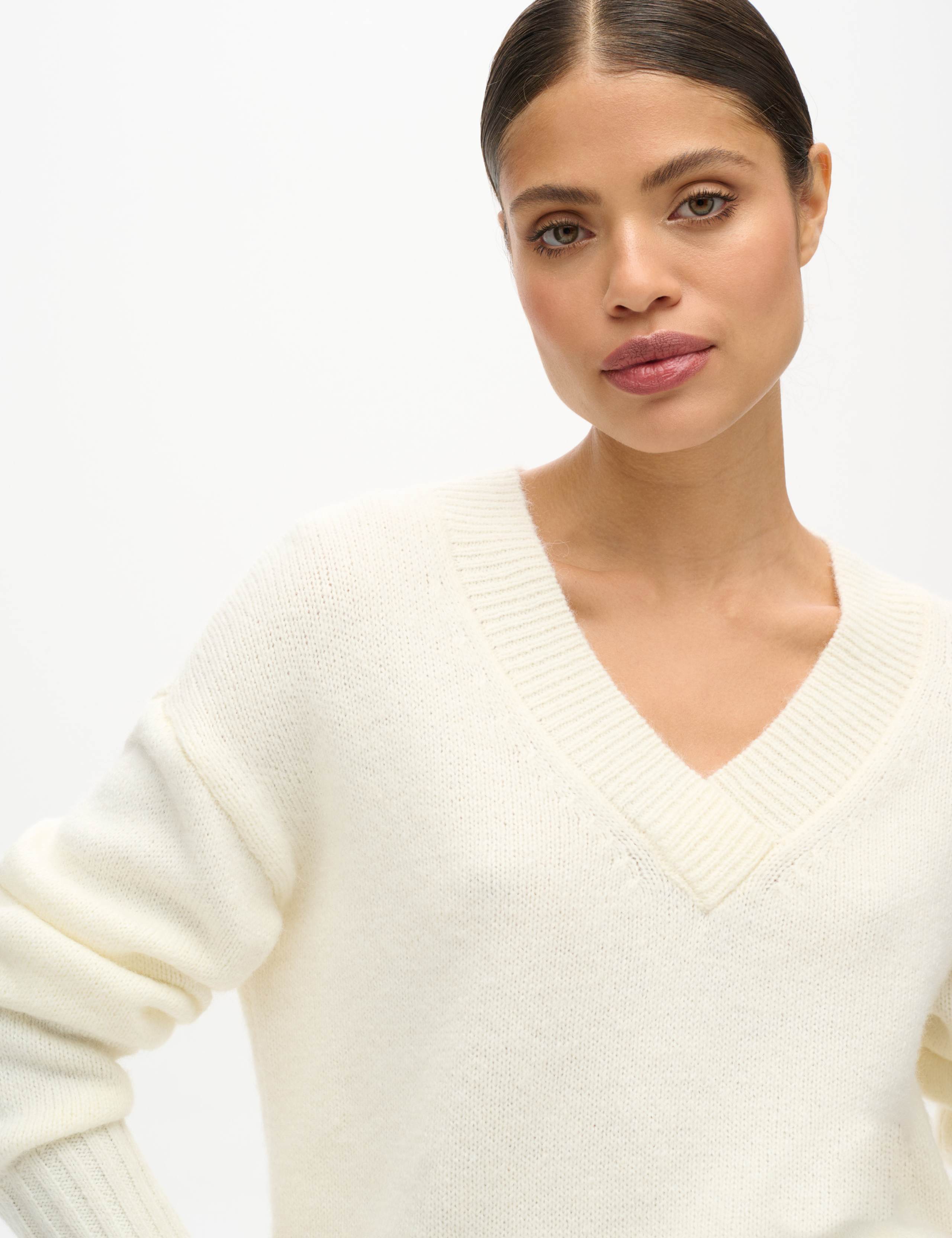 V-Neck Relaxed Jumper with Wool 4 of 7
