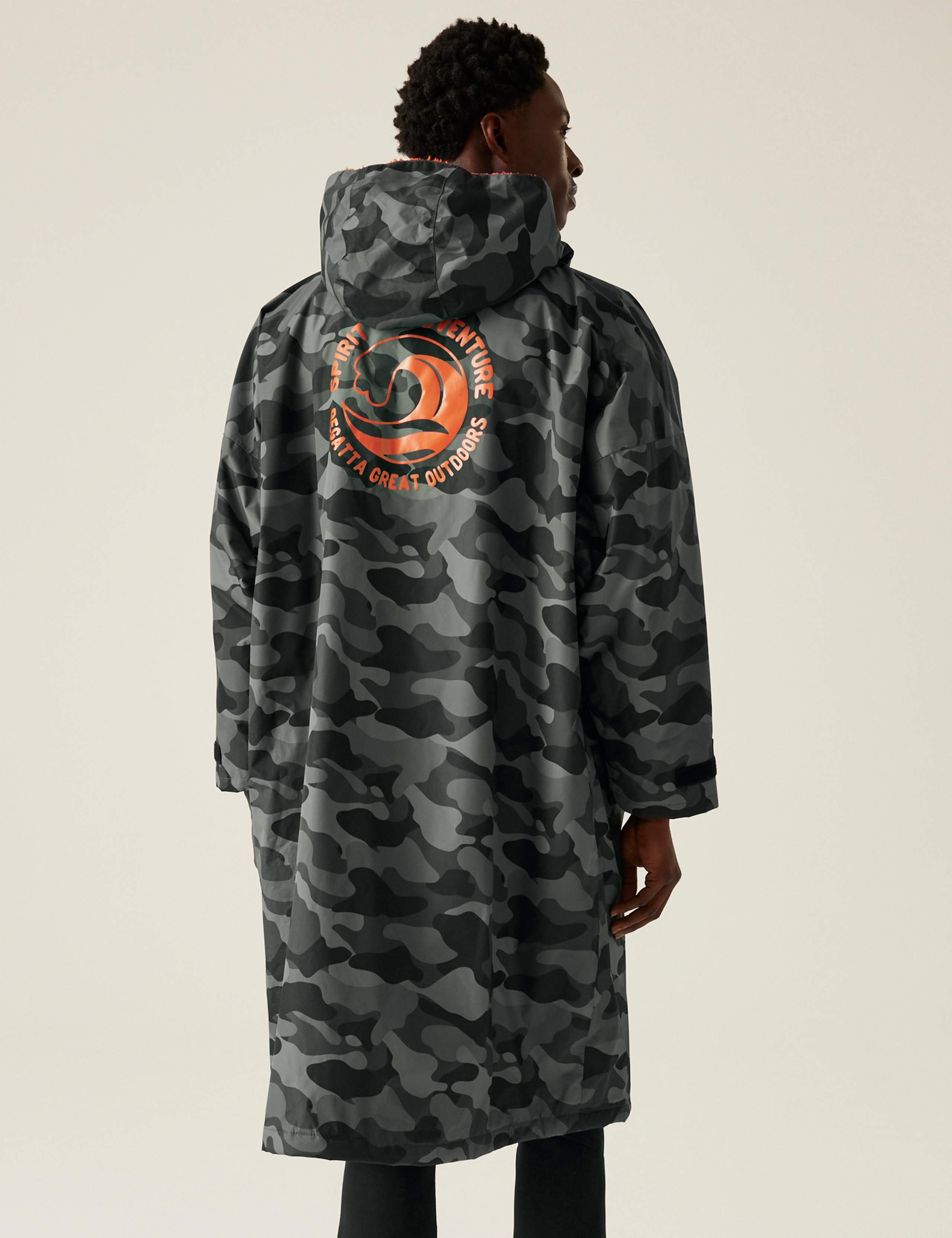 Waterproof Hooded Changing Robe 3 of 8