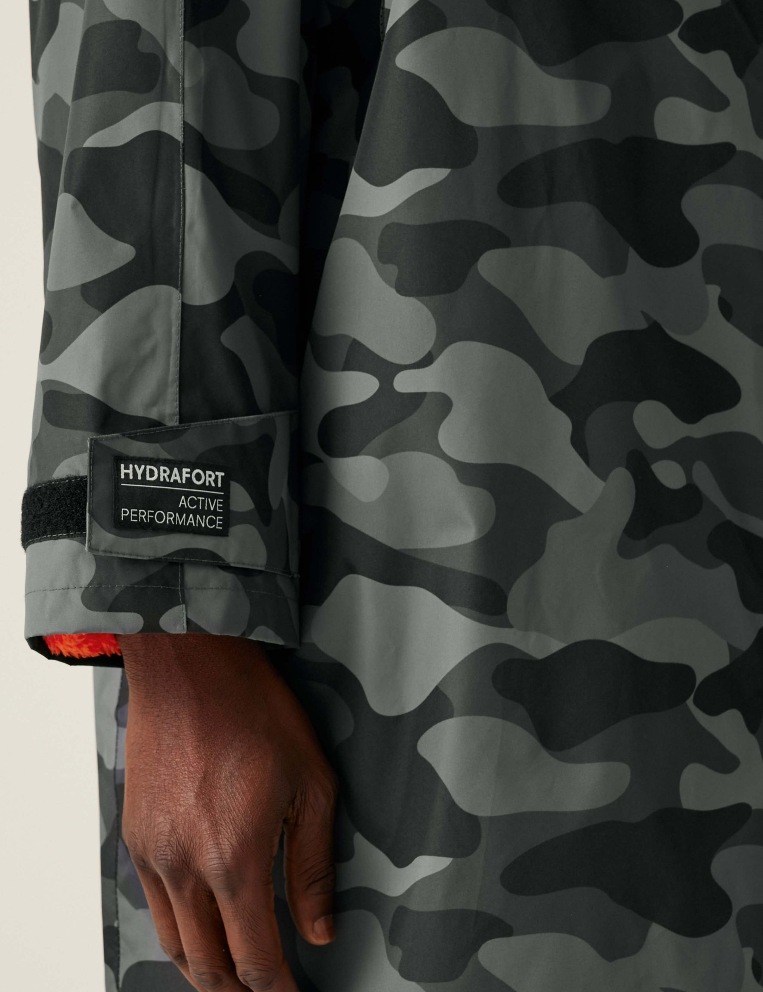 Waterproof Hooded Changing Robe 7 of 8