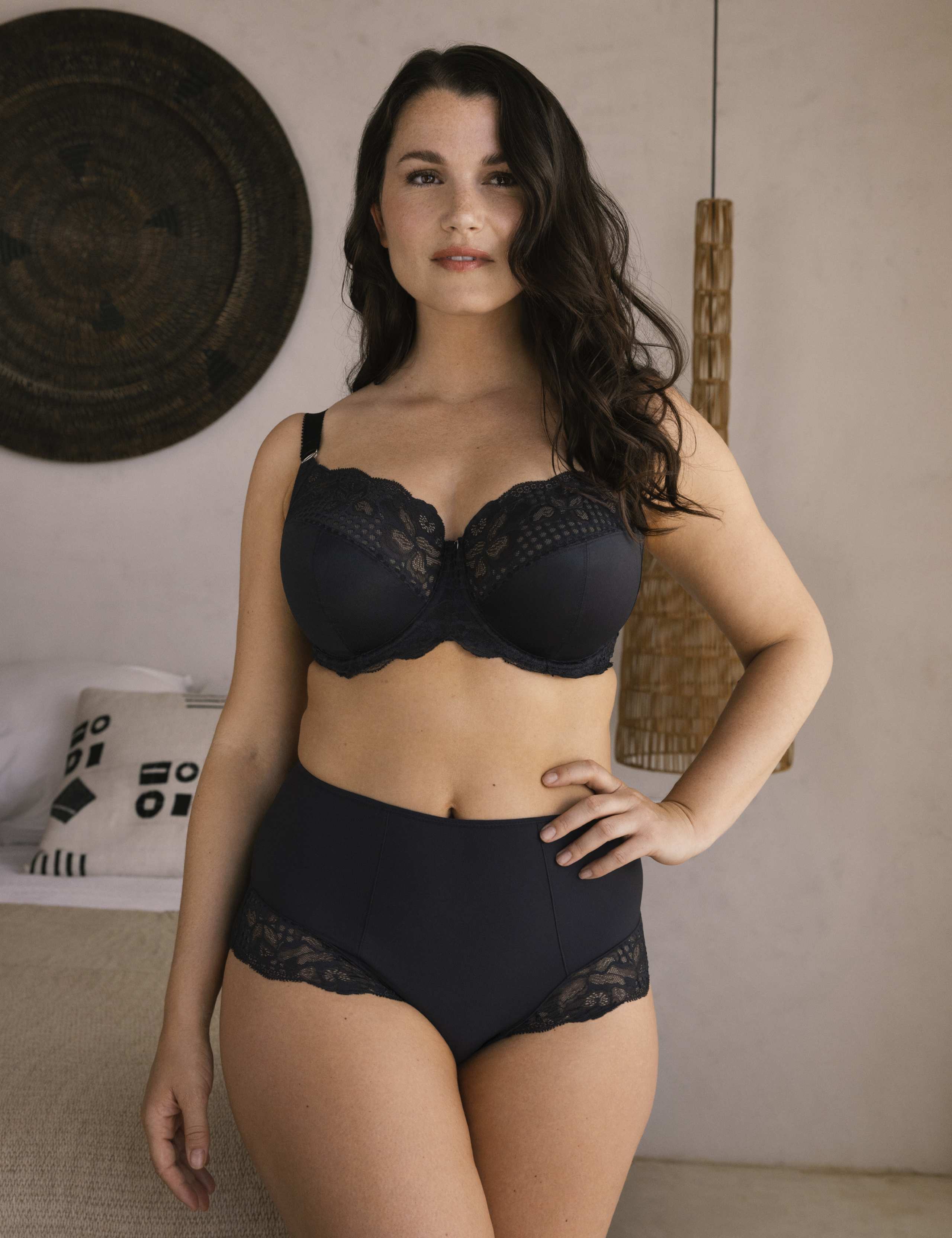 Reflect Wired Side Support Full Cup Bra 1 of 6