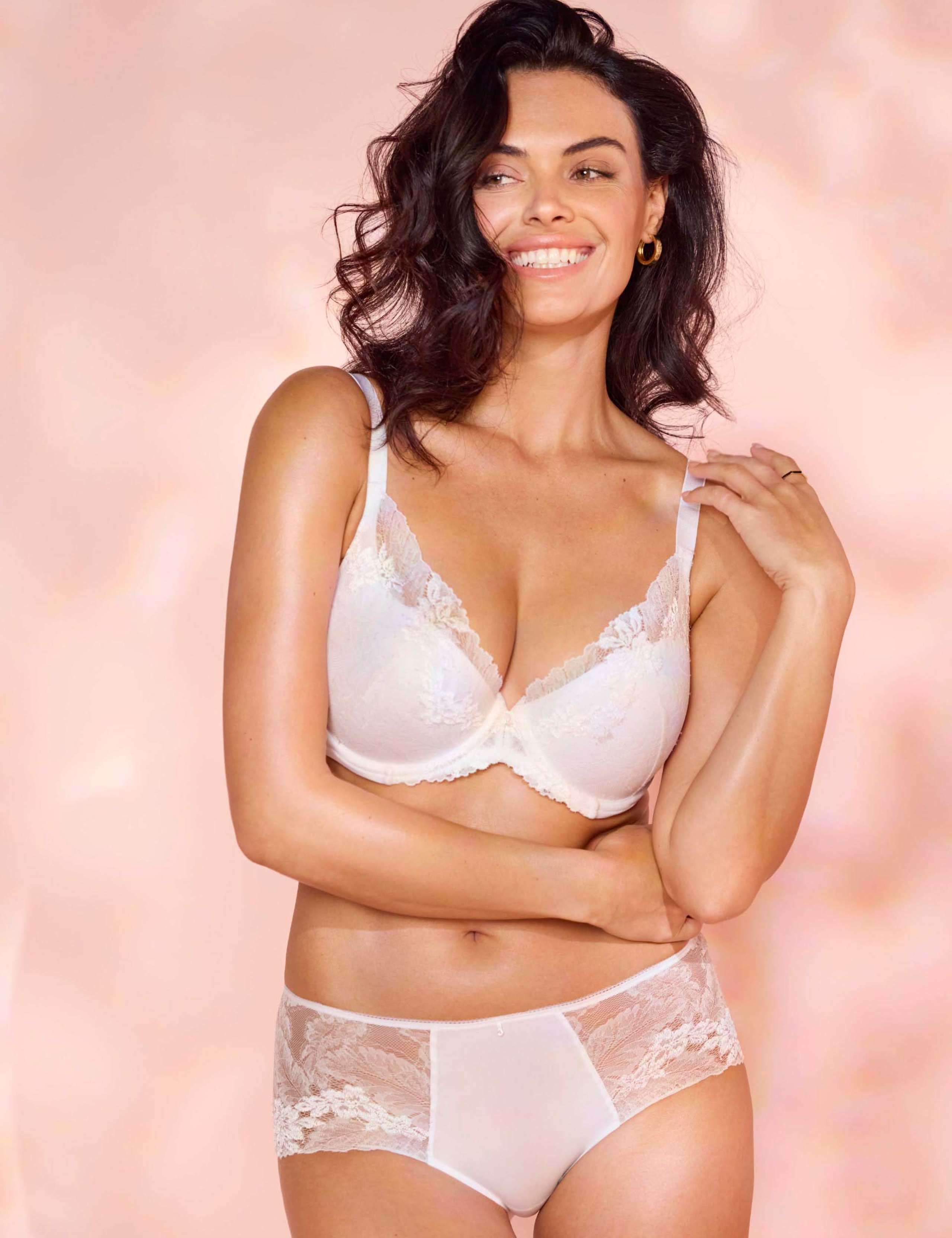 Most Divine Wired Plunge Bra (C-E) 4 of 4