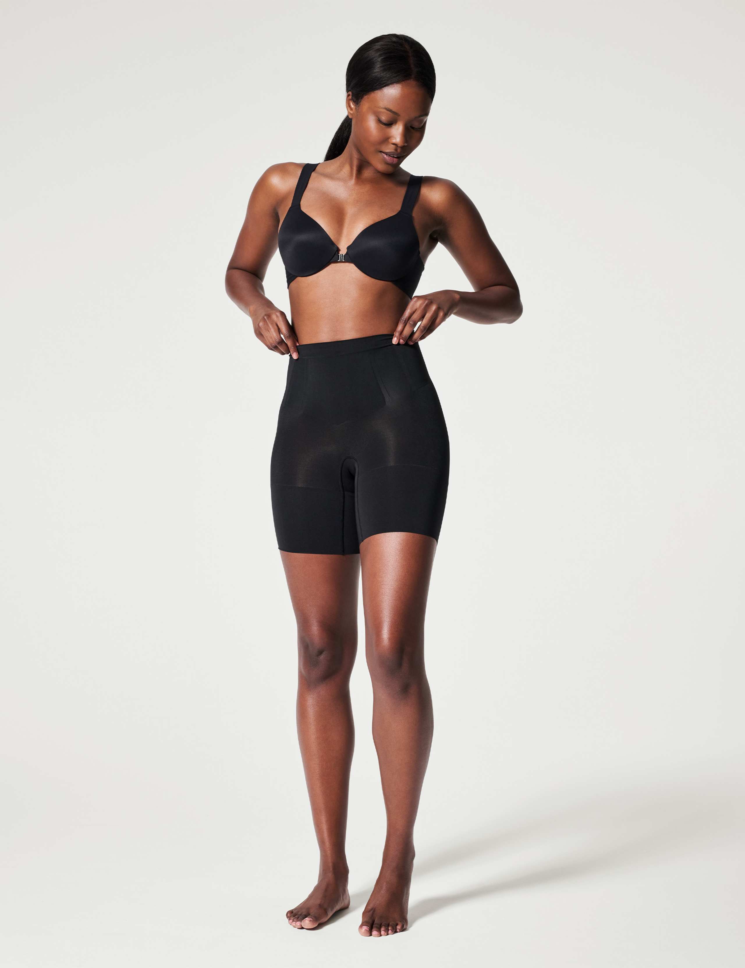 Oncore Firm Control Mid-Thigh Shorts 4 of 5