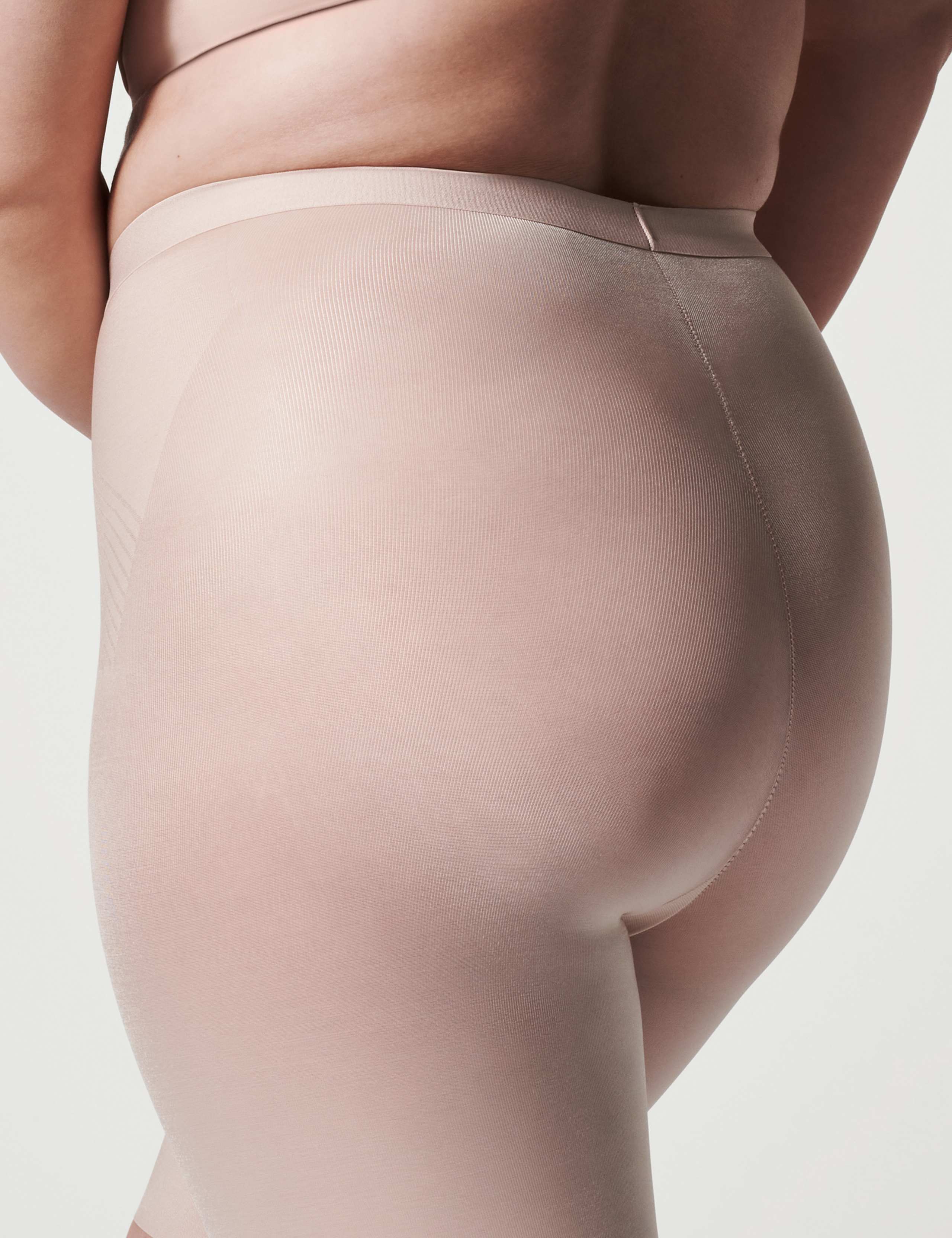 SPANXshape™ Invisible Mid-Thigh Short 3 of 3