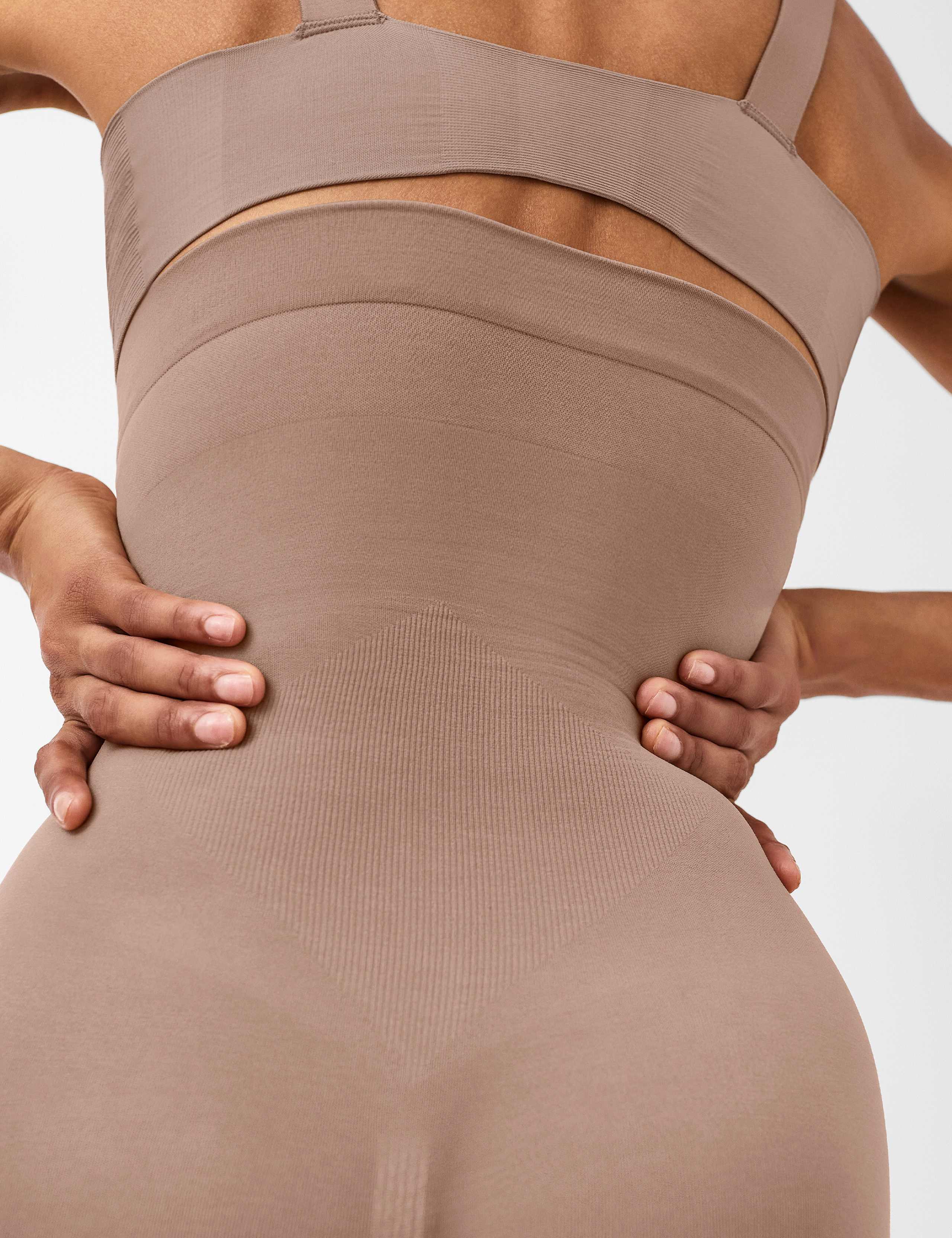 Everyday Seamless Shaping Medium Control High-Waisted Shorts 5 of 5