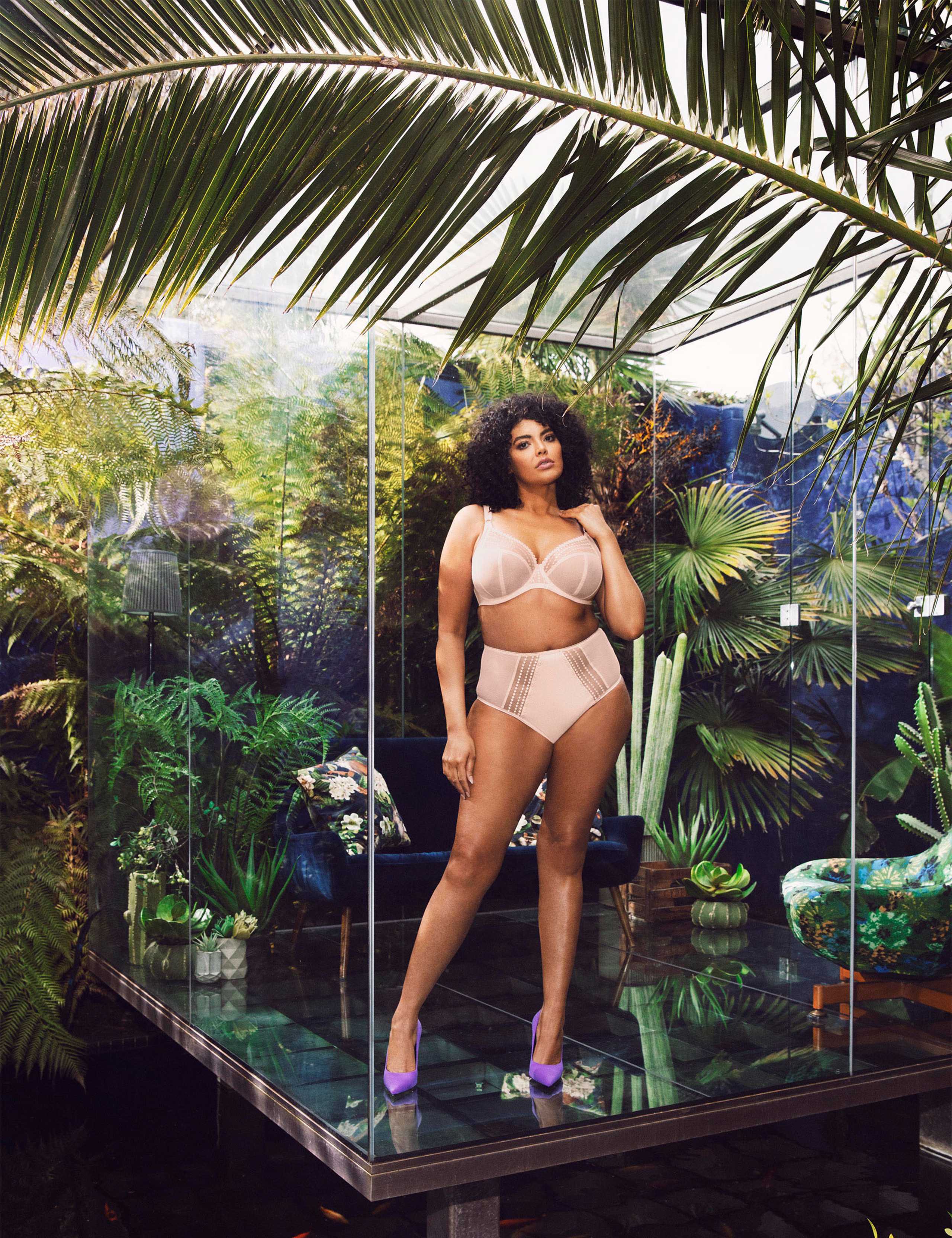 Matilda Mesh Embroidery Wired Plunge Bra DD-K 6 of 6